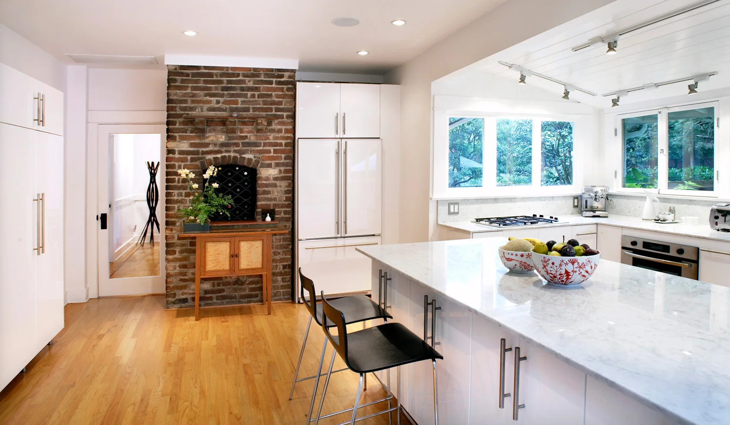 Maureen-Erbe-Design-Modern-Bungalow-05