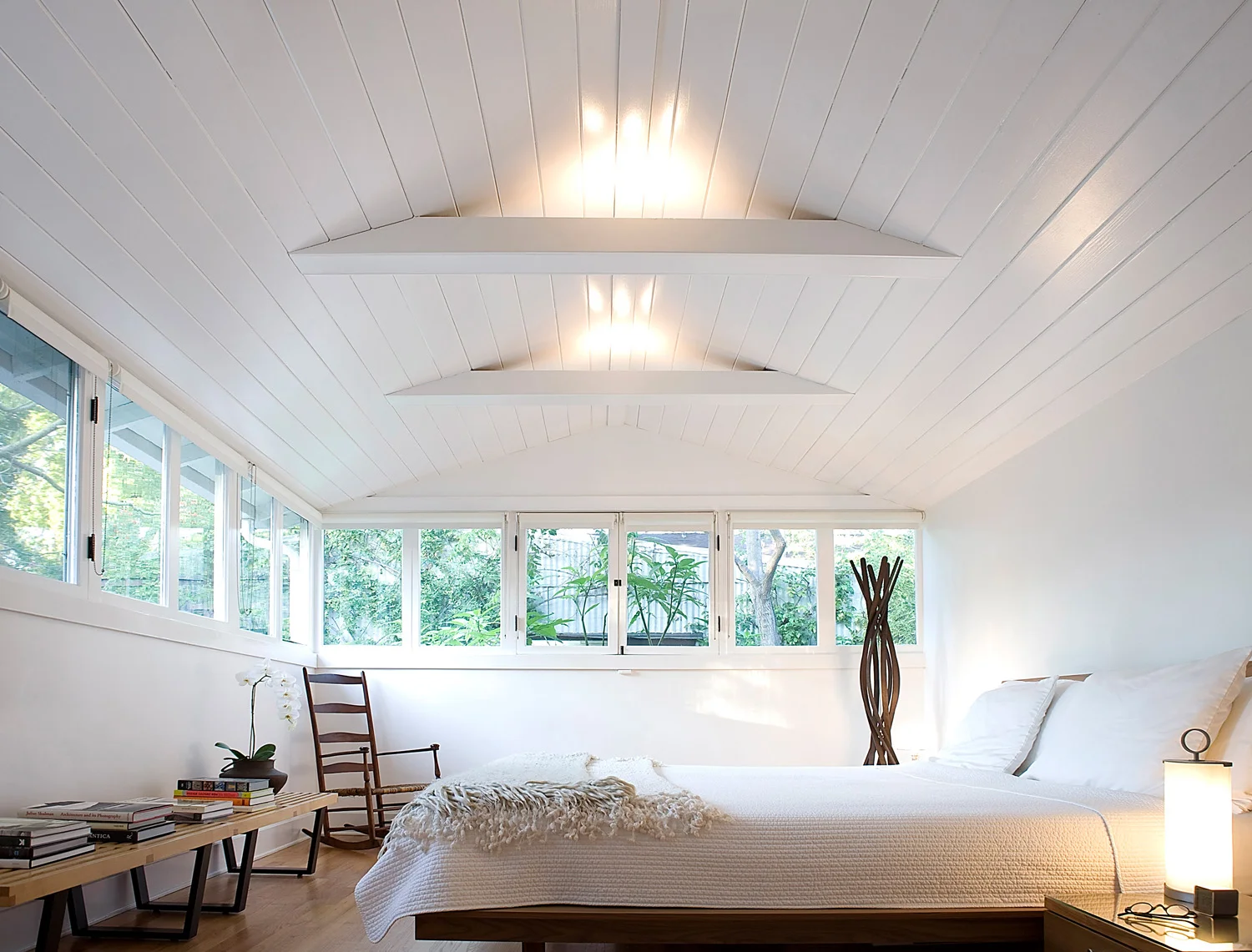 Maureen-Erbe-Design-Modern-Bungalow-06