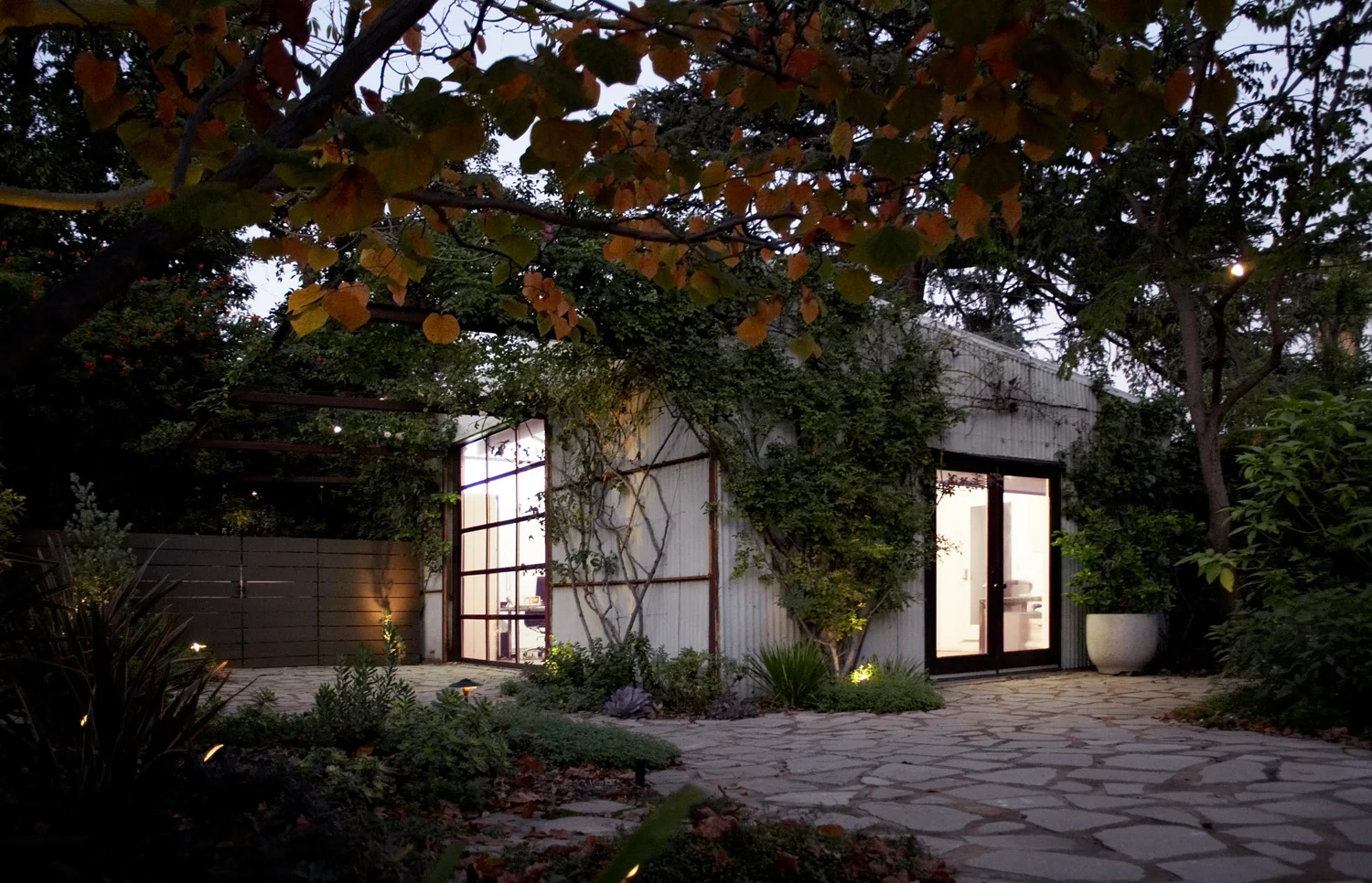 Maureen-Erbe-Design-Modern-Bungalow-07