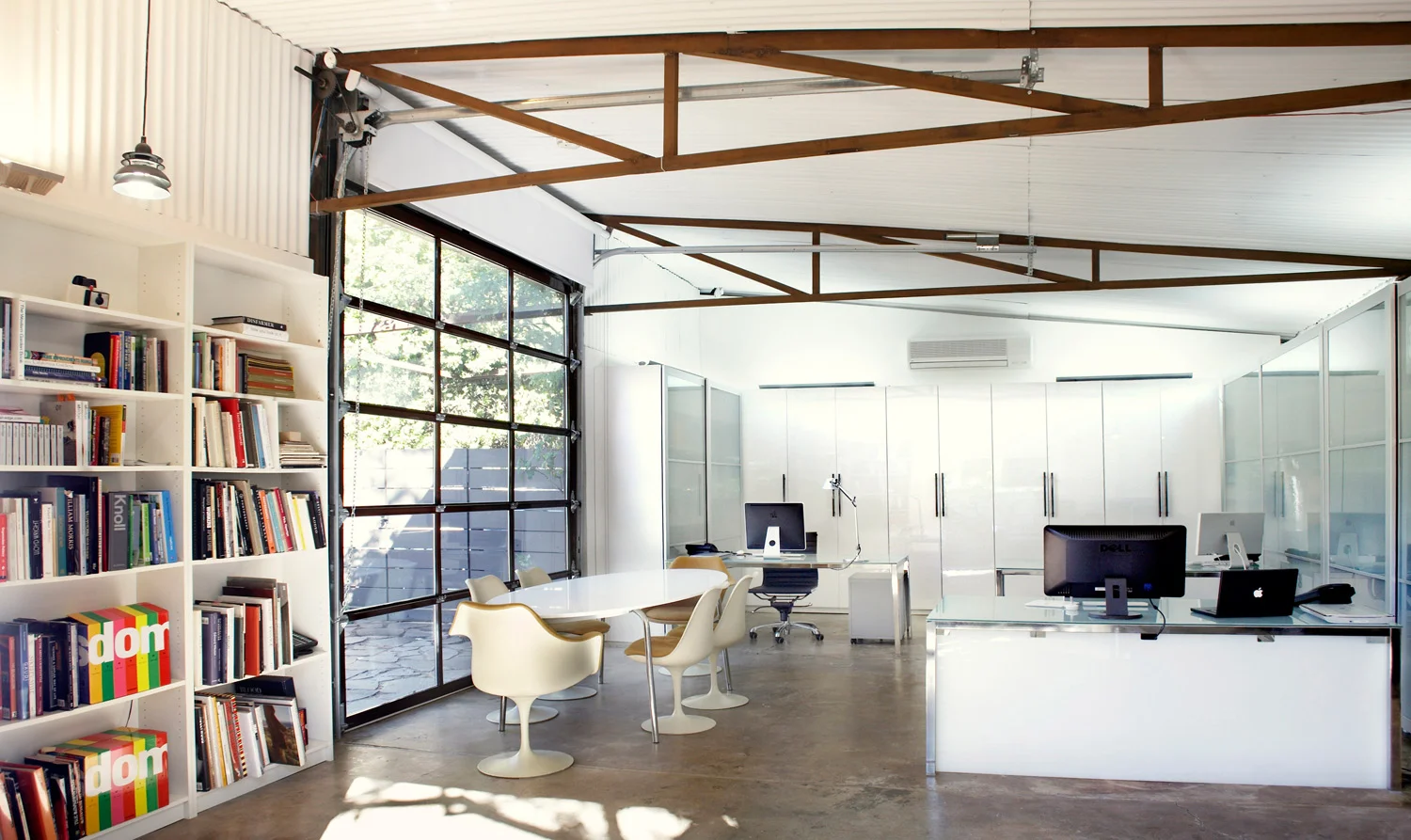 Maureen-Erbe-Design-Modern-Bungalow-09