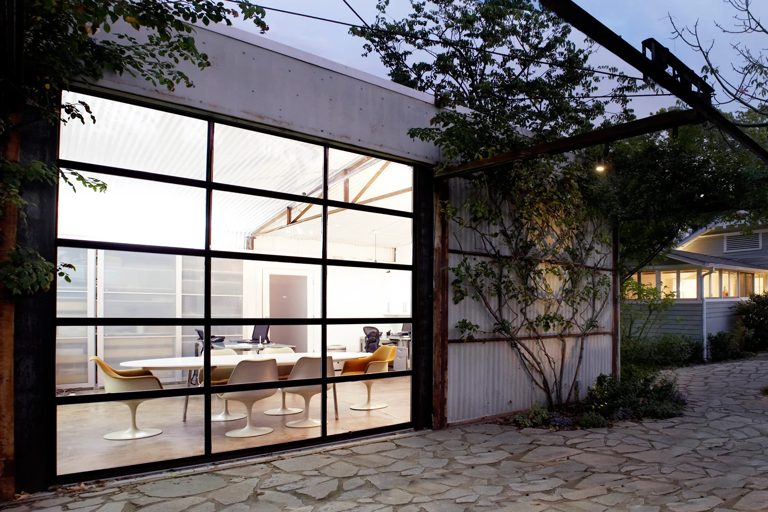 Maureen-Erbe-Design-Modern-Bungalow-08