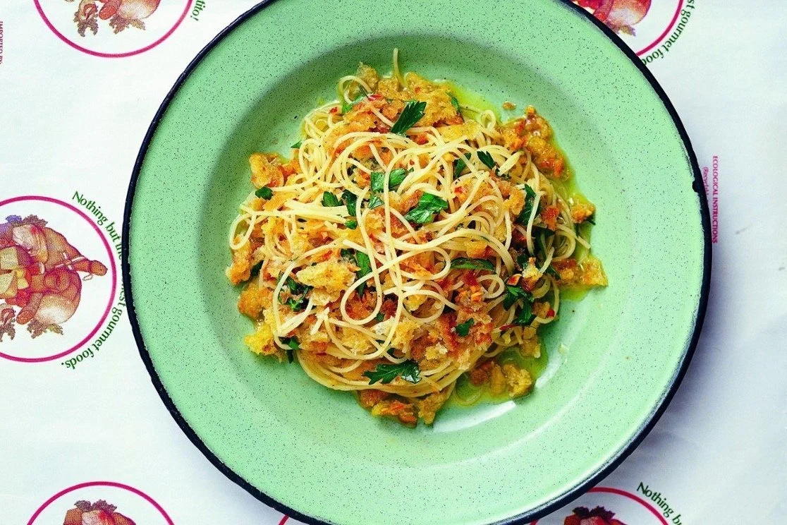 tobieputtock_spaghettiwithbreadcrumbs_chilliandoliveoil_recipe_l_417334.jpg