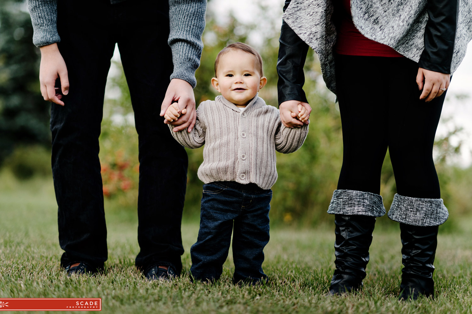 Edmonton Family and Engagement Session - Taylor and Natalia - 0005.JPG