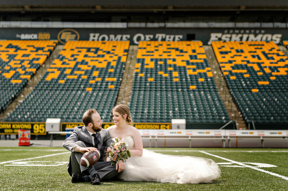 Edmonton-eskimos-commonwealth-Log-Cabin-wedding-chelsea-jay