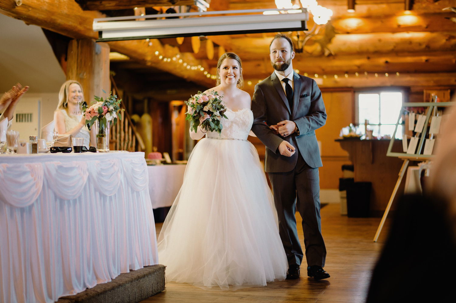 Edmonton-eskimos-commonwealth-Log-Cabin-wedding-chelsea-jay