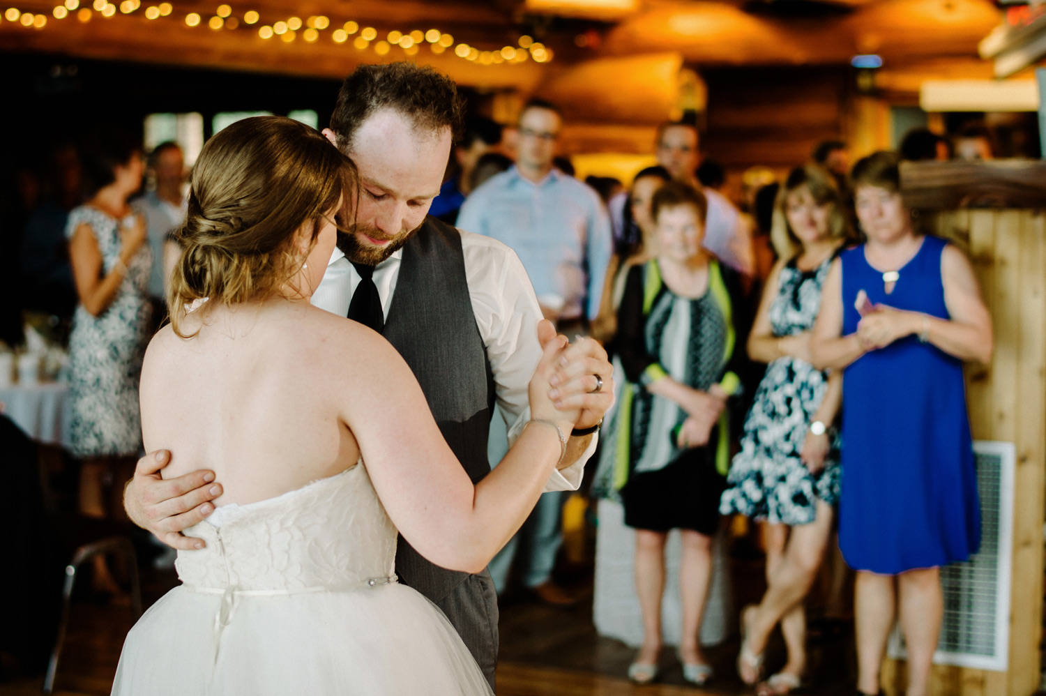 Edmonton-eskimos-commonwealth-Log-Cabin-wedding-chelsea-jay