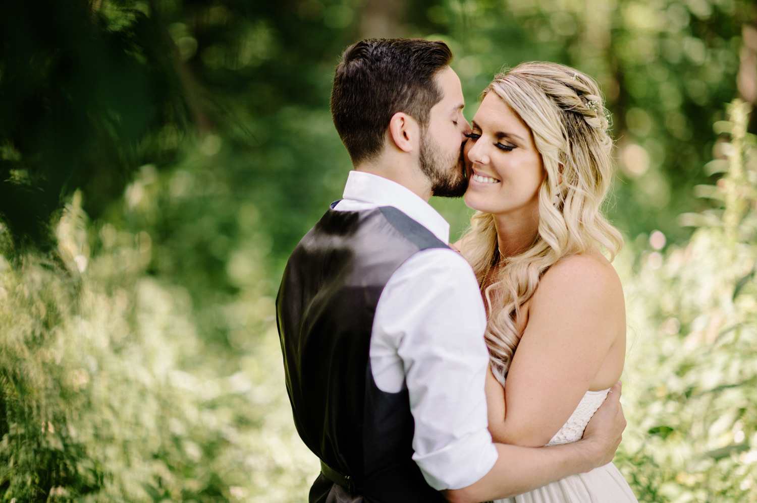 Edmonton-Log-Cabin-Polish-Veterans-Hall-Wedding-Photographs-Dary