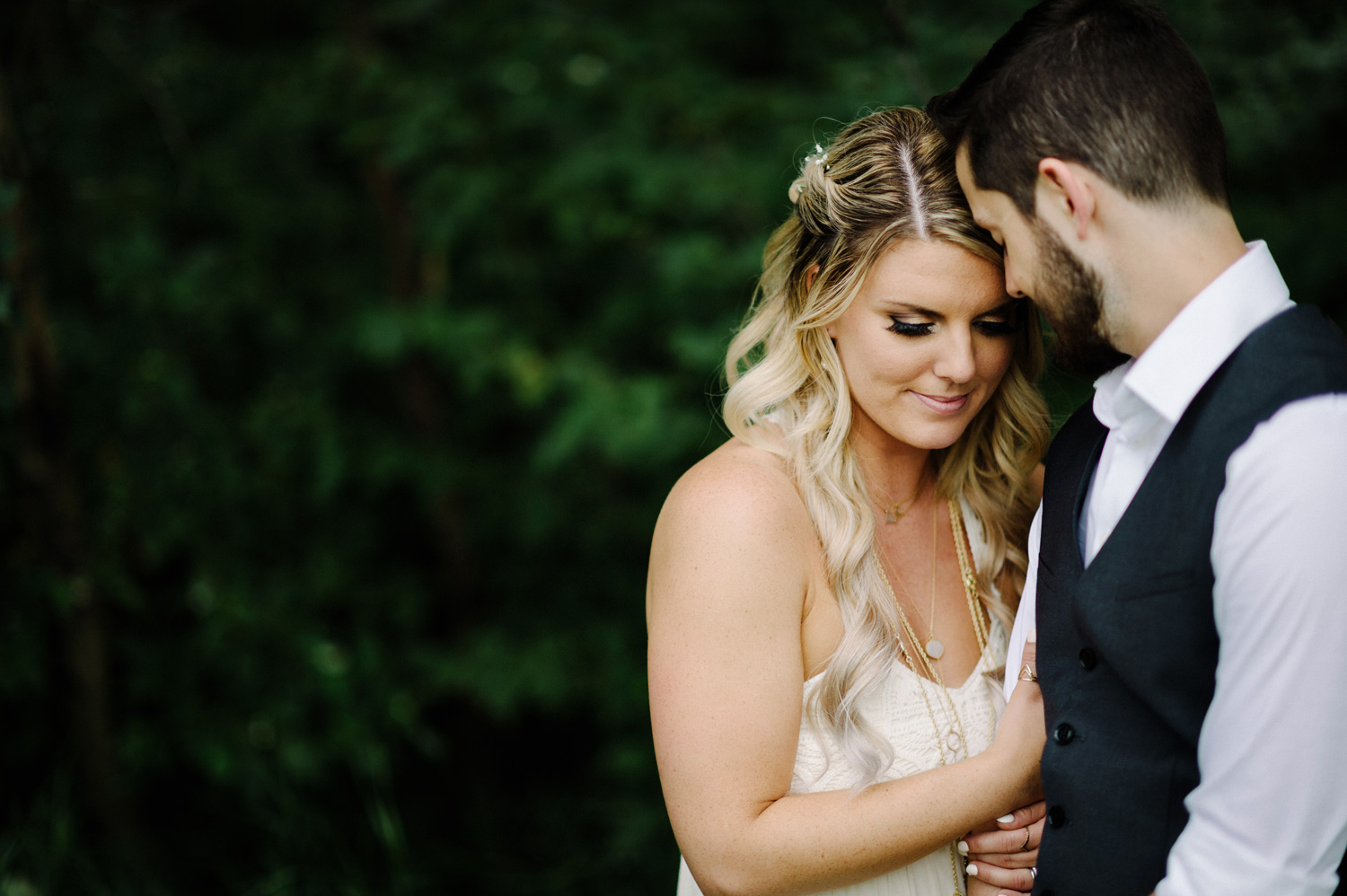 Edmonton-Log-Cabin-Polish-Veterans-Hall-Wedding-Photographs-Dary