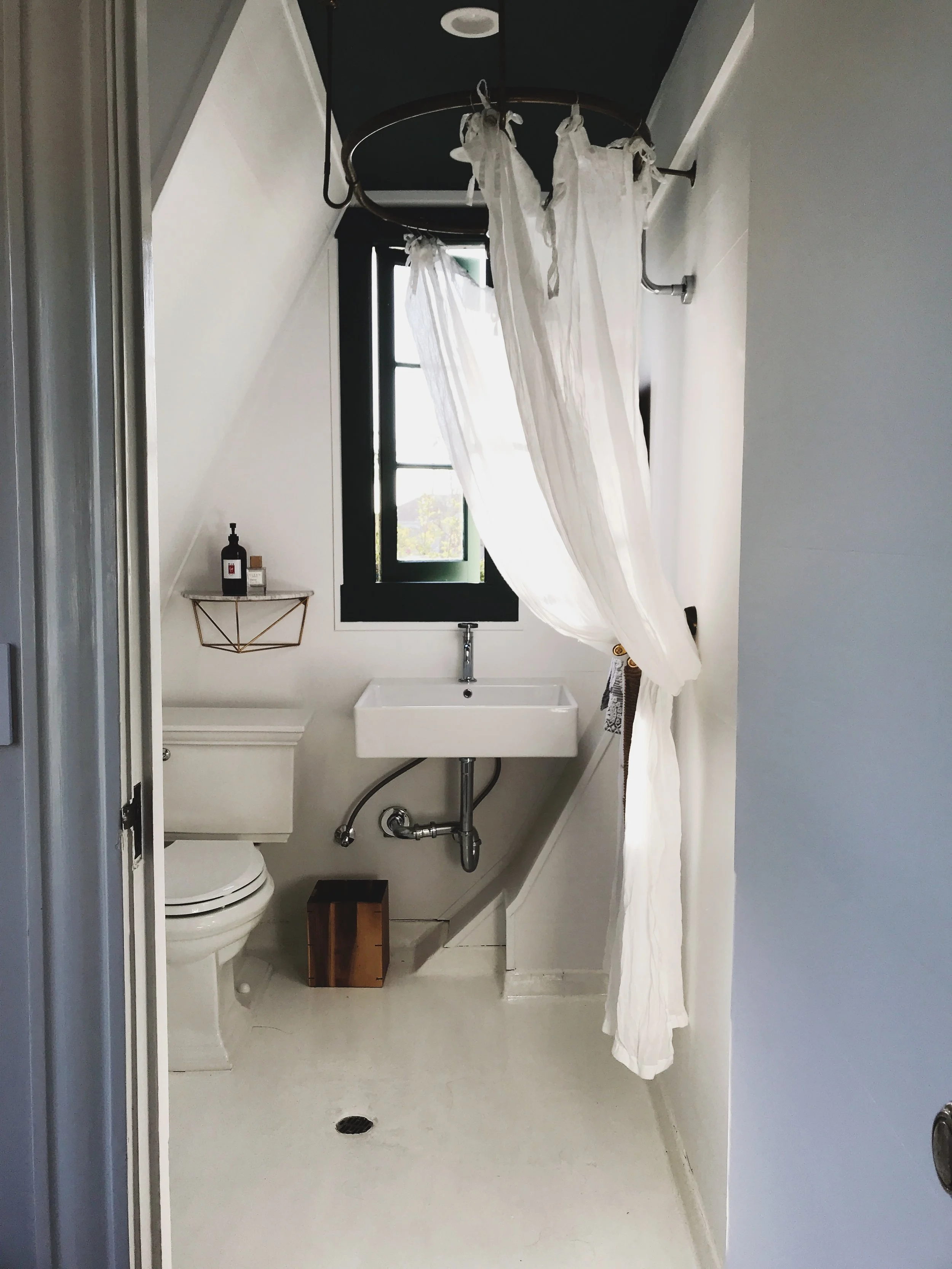 Houseboat Bathroom
