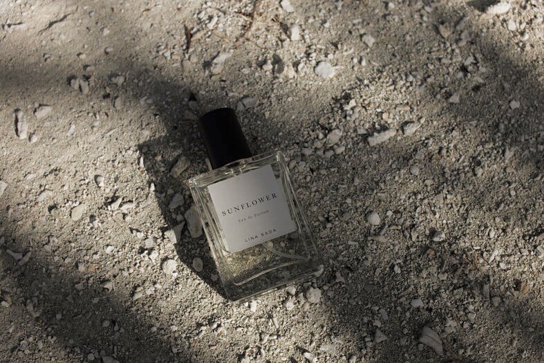 Love grows.⁣⁣
⁣⁣
⁣⁣
▪️SUNFLOWER▪️⁣⁣
⁣⁣
The uplifting aromas of Freesia and White tea is delicately infused with the meditative &amp; lively properties of Jasmine, and Rose. ⁣⁣
Subtle hints of Rice Petals help to convey a sense of radiance and positiv