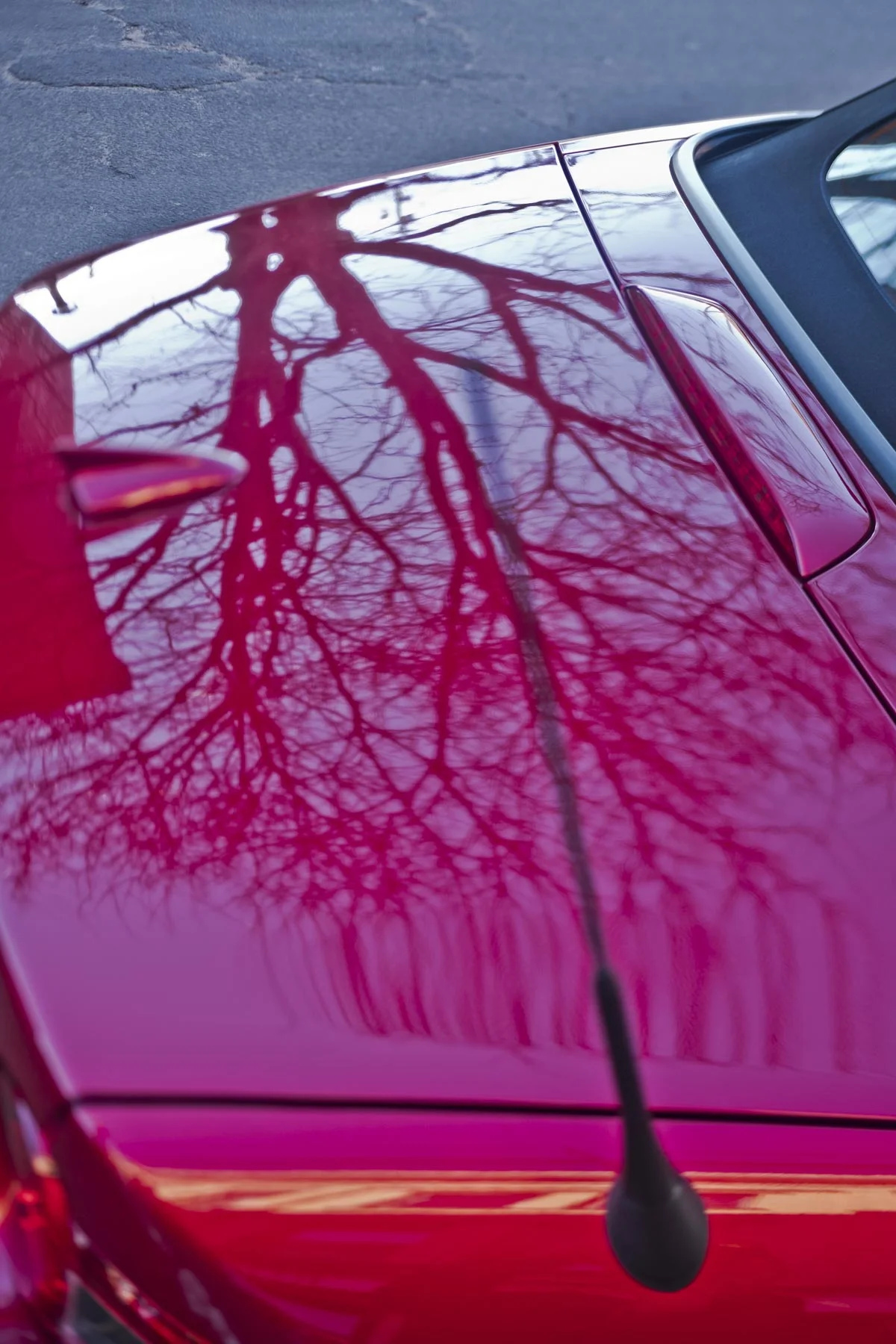 Red shadow on a car