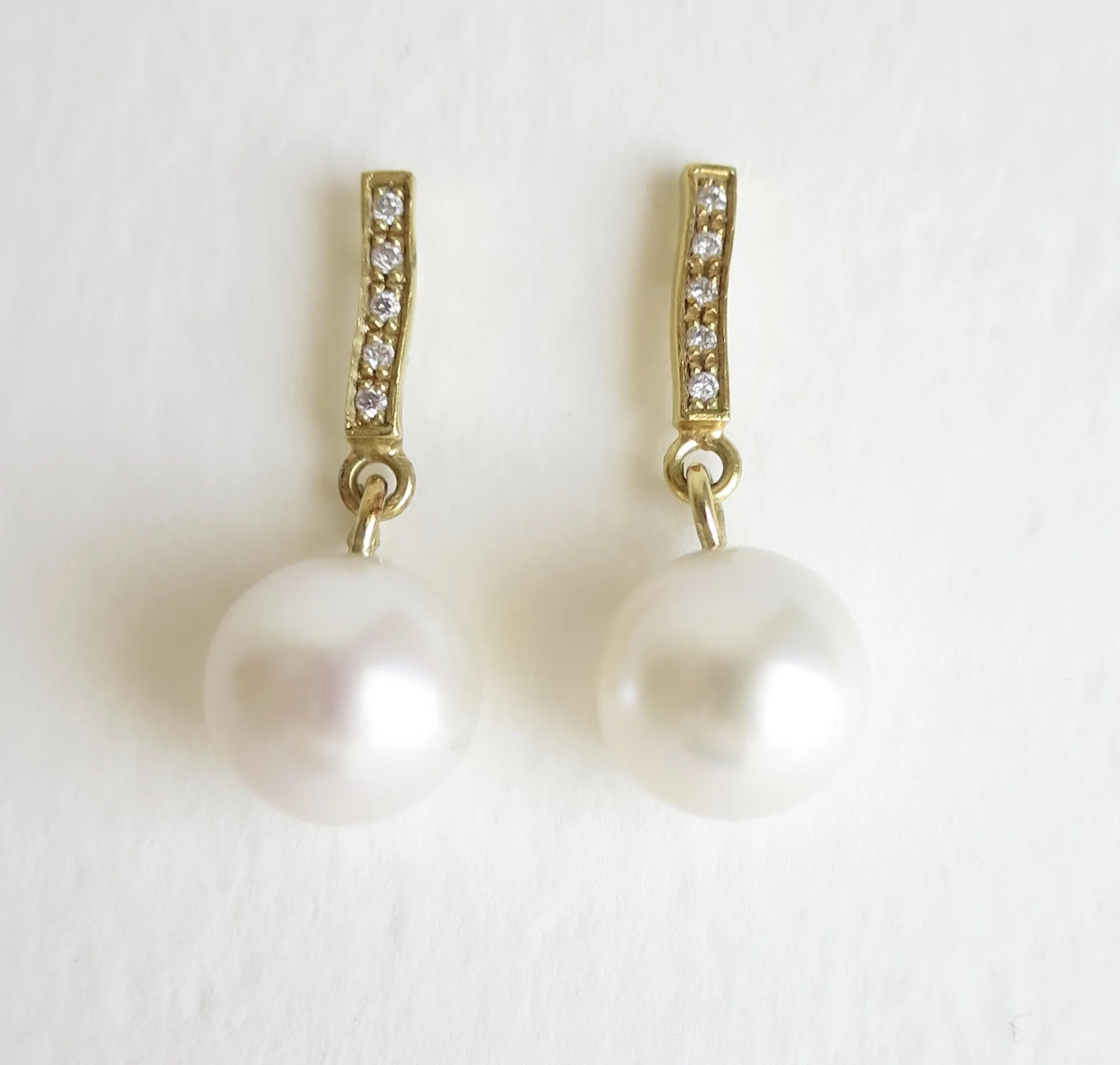 Jewelry Jewellery Pearls earrings, 18kt gold with diamonds