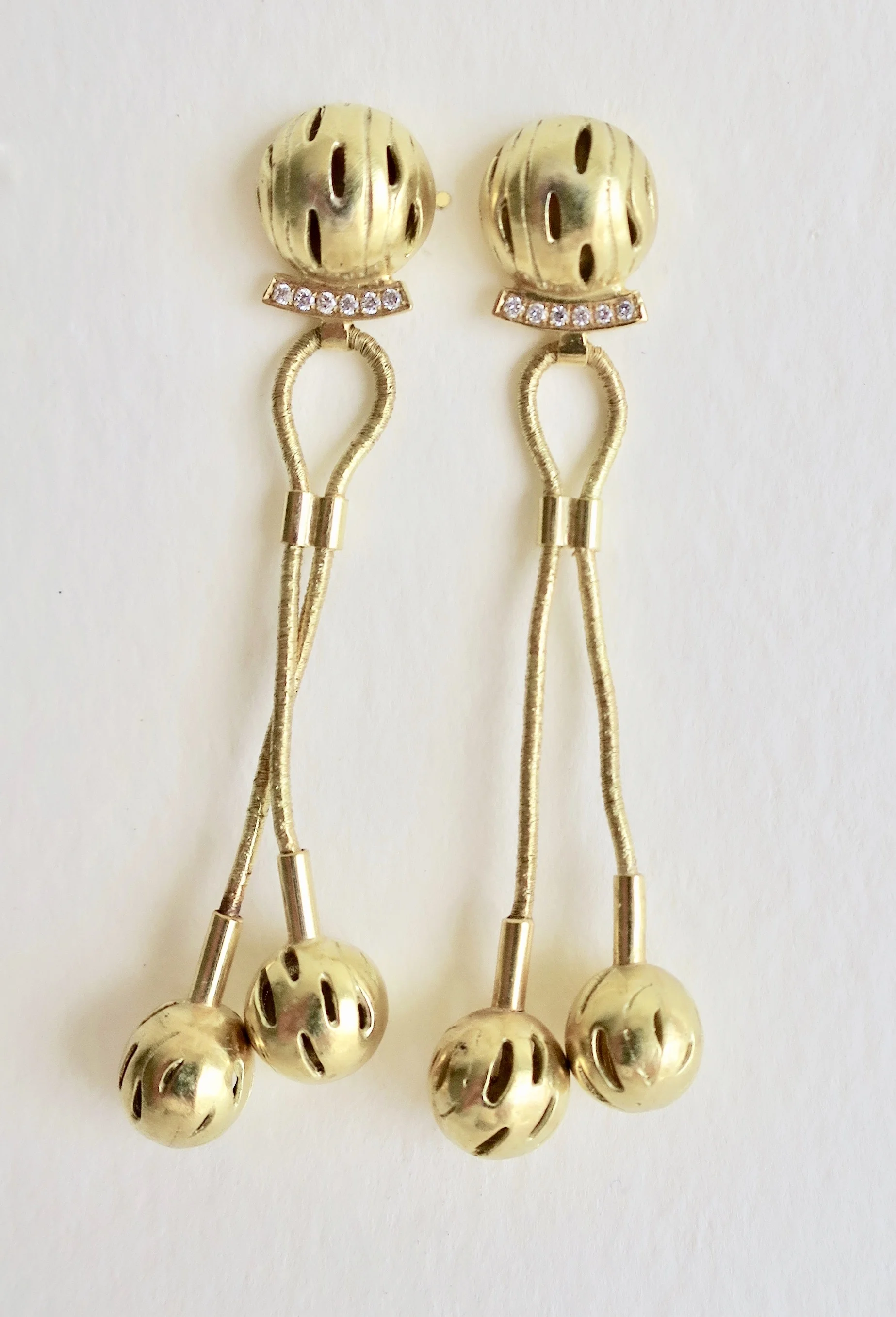 18kt Gold lace design earrings 