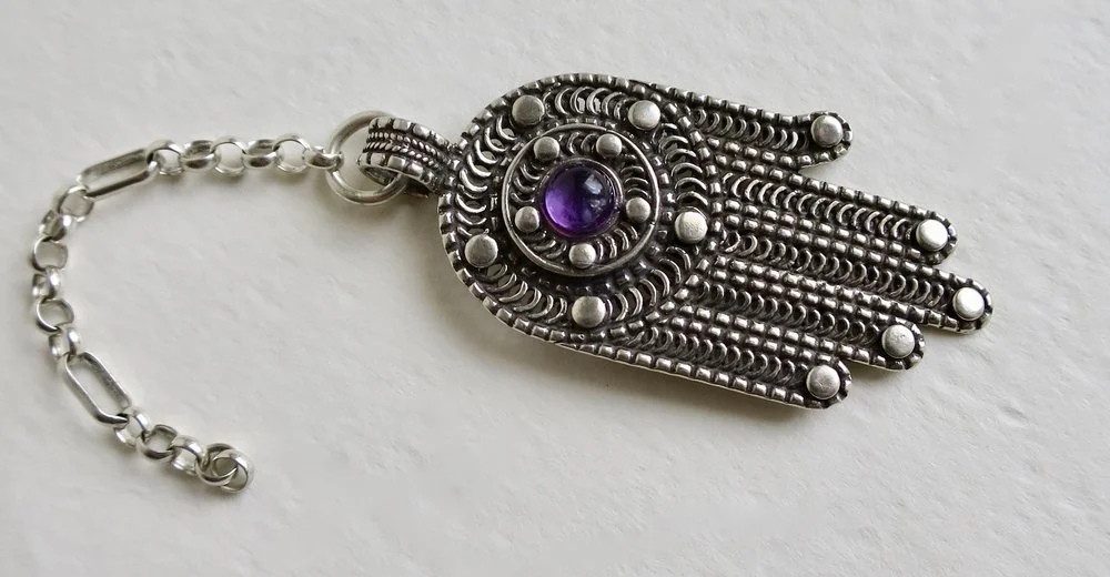 Jewelry Jewellery Silver Hamsa with Amethyst stone, either for Pendant or Key Chain