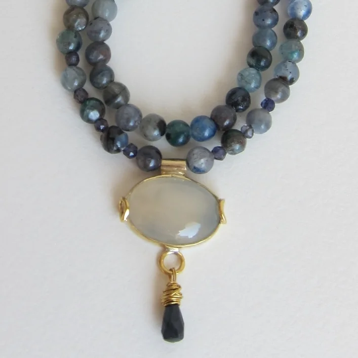 Jewellery Jewelry Oceanic Kyanite neckpiece with Moonstone and Sapphire drop / 18kt and 22kt gold