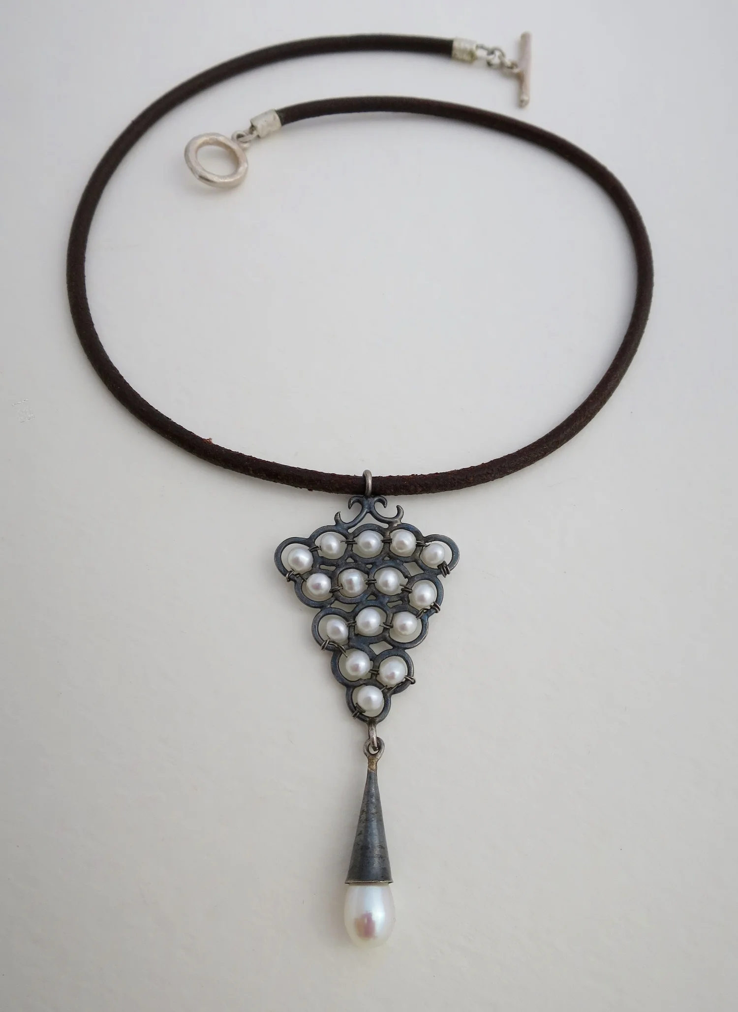 White pearl cluster pendant 