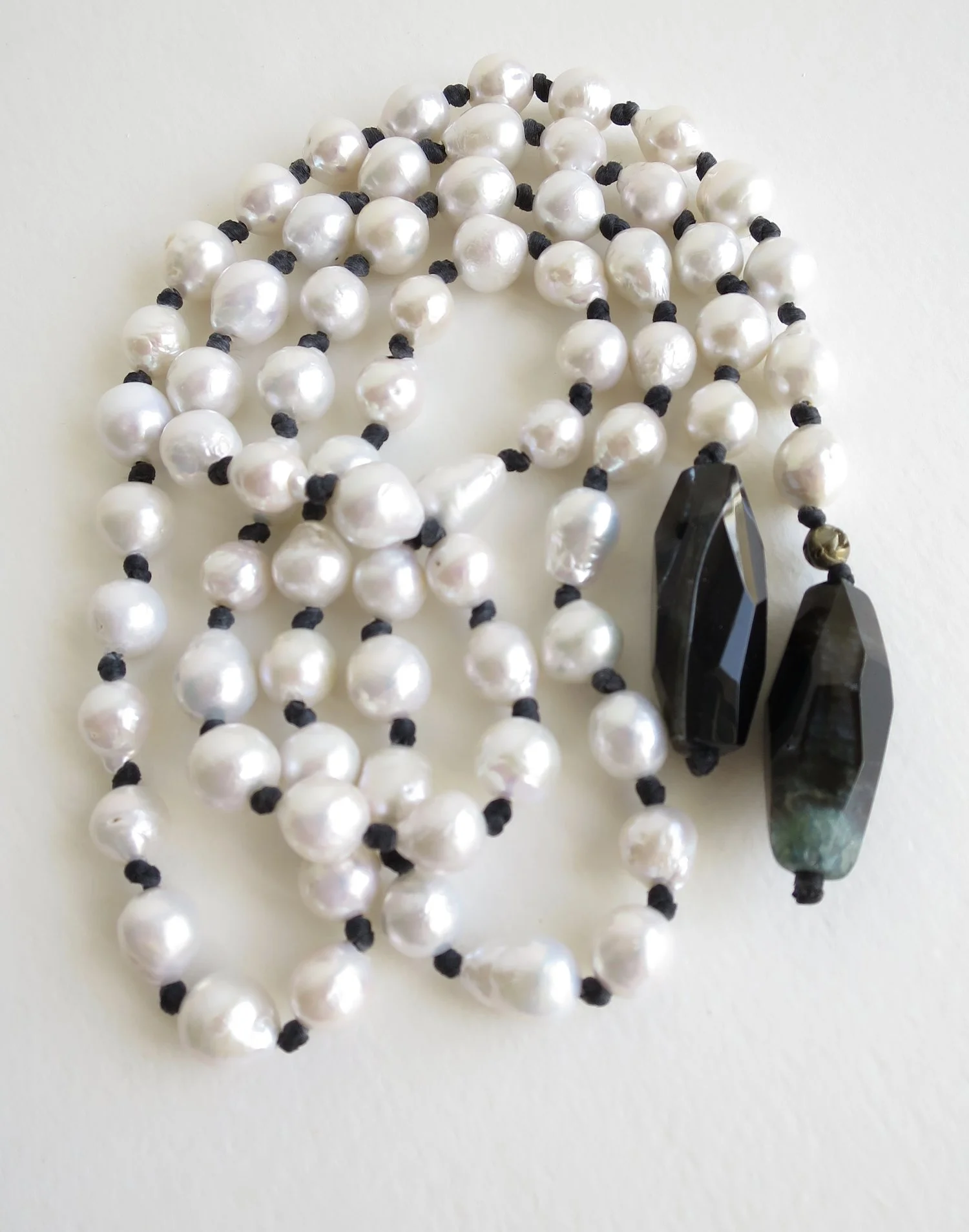 Jewelry Jewellery Long pearl necklace with Black and Green Agate