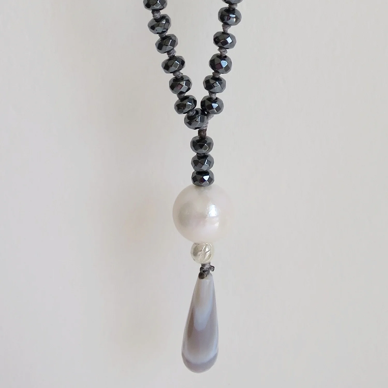 Jewellery Jewelry White Agate long necklace with Hematite