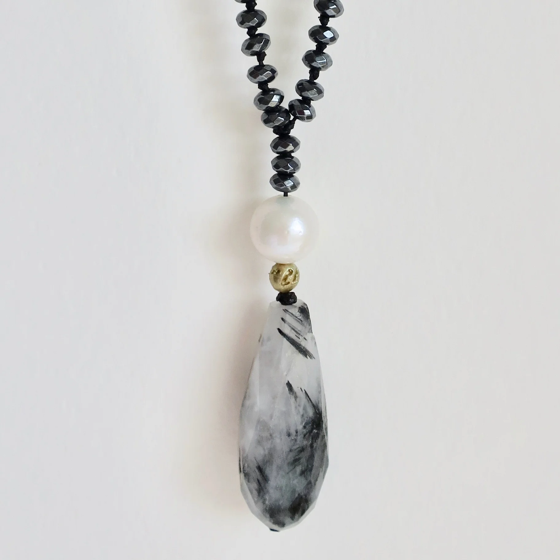 Jewelry Jewellery White Agate and Hematite Necklace