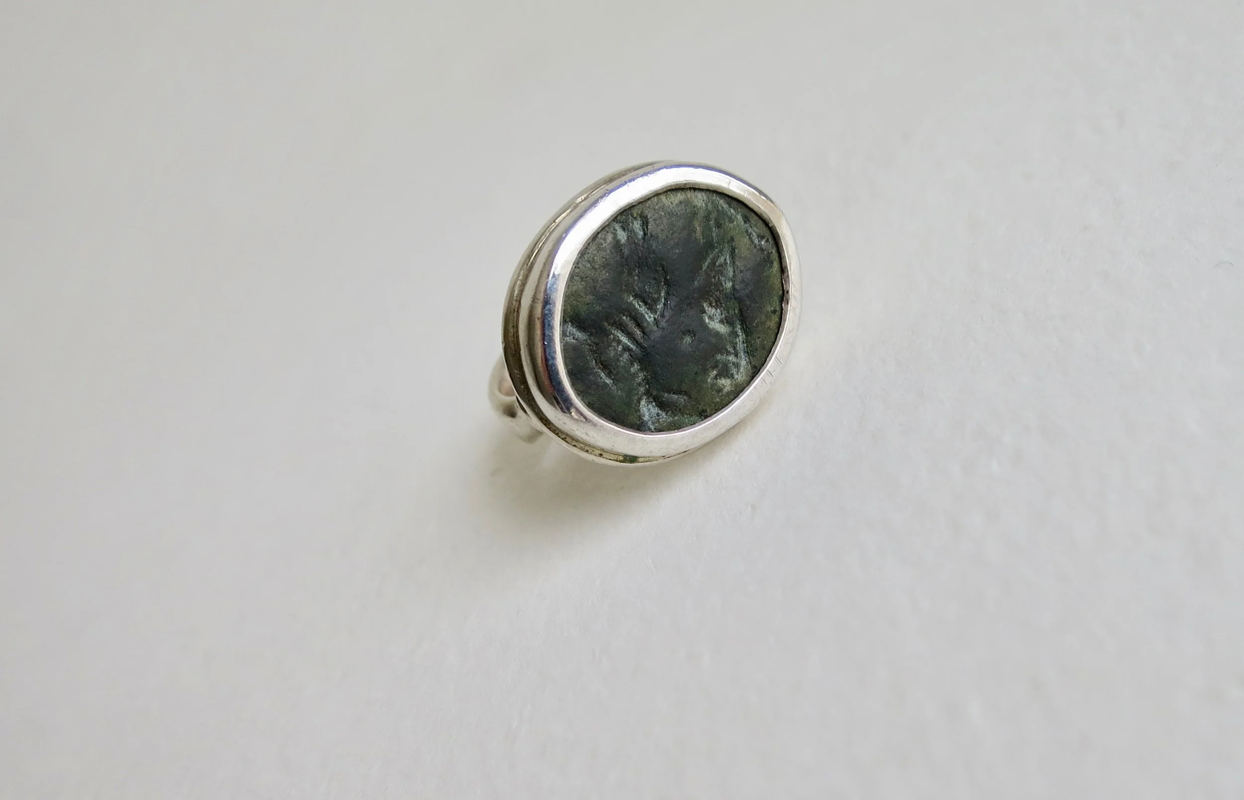 Persian Period bezel ring