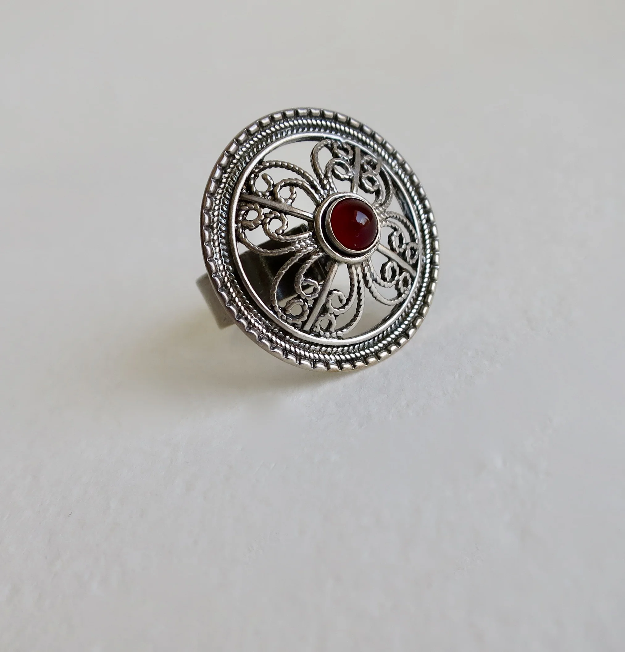 Round Filigree silver ring with Carnelian