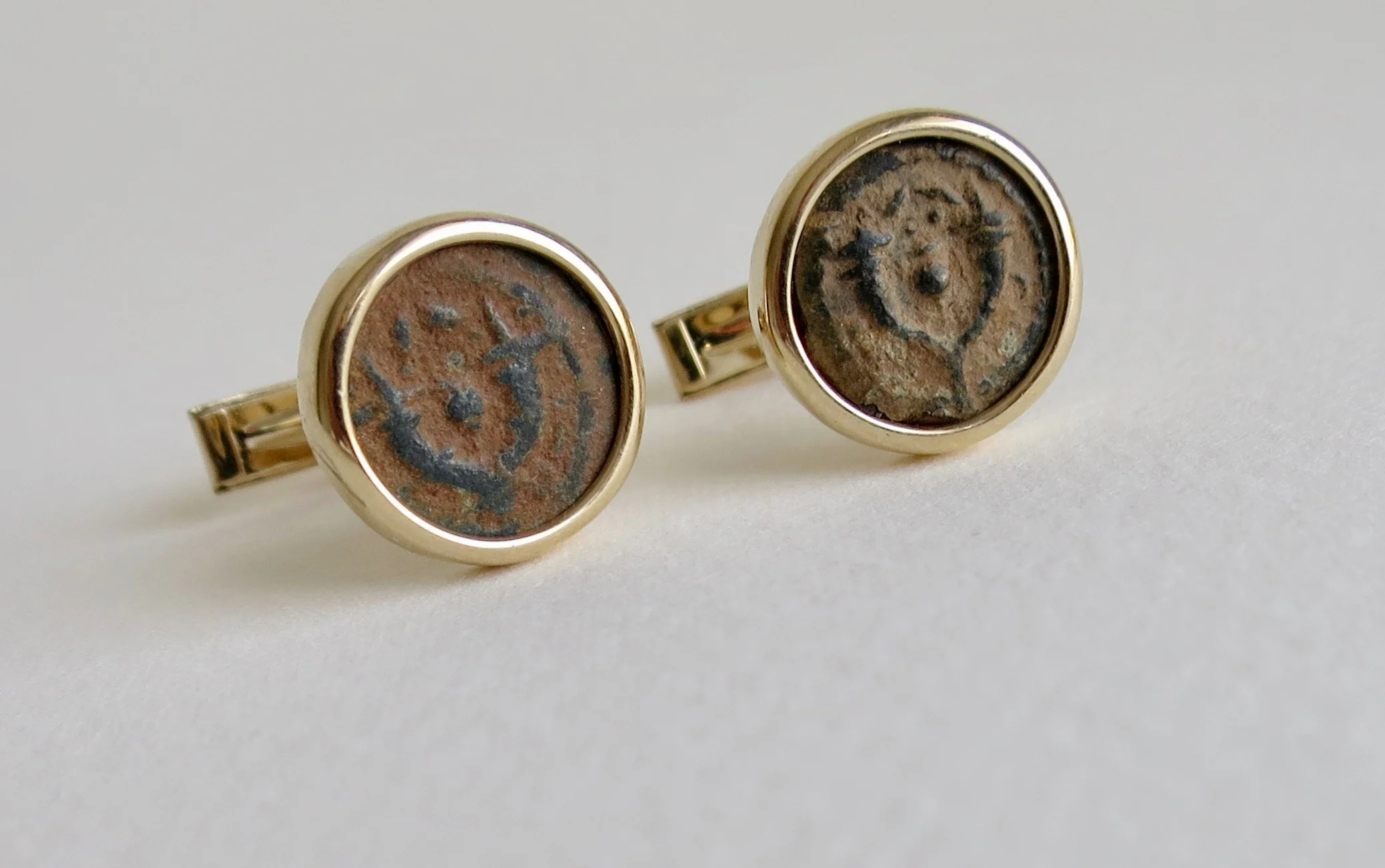 Jewelry Jewellery Widow's mite coins set in 14kt gold cufflinks