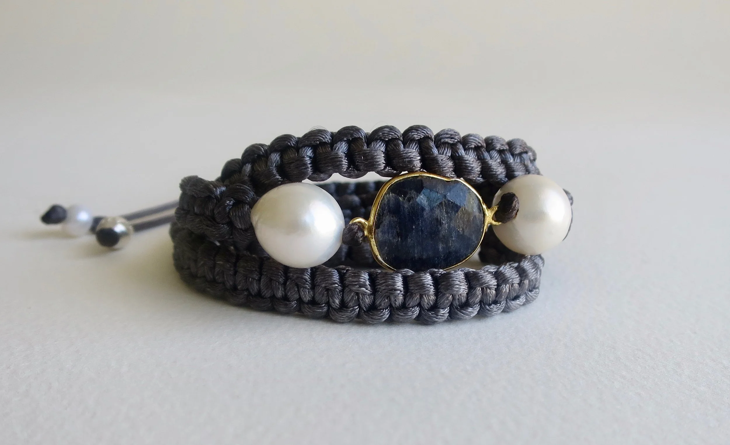 Satin Wrap Pearl and Grey Sapphire bracelet