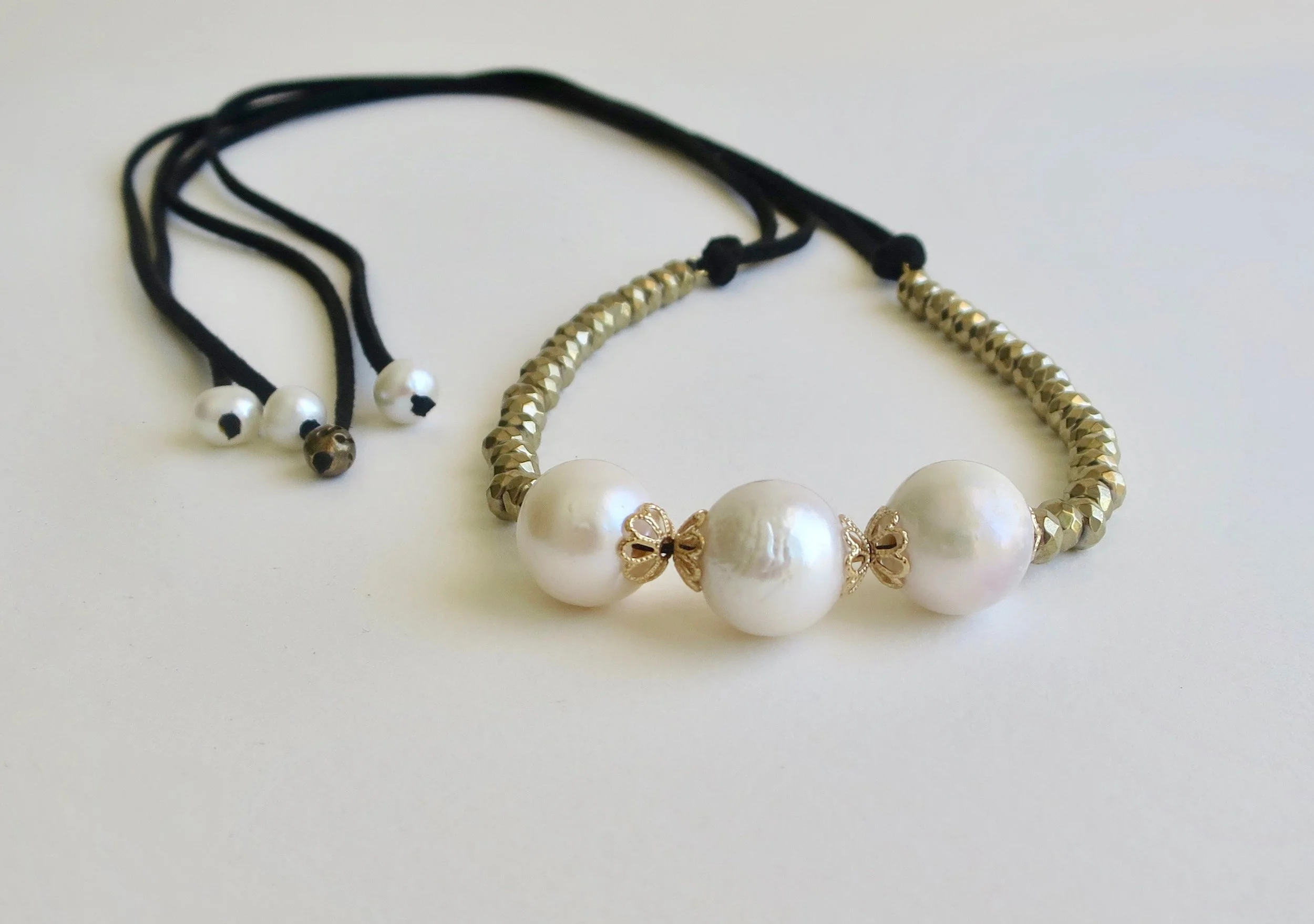 Pearl choker with Pyrite