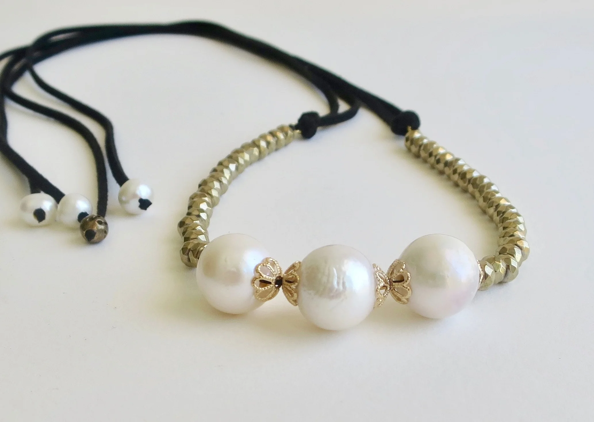 Jewellery Jewelry Pearl choker with Pyrite