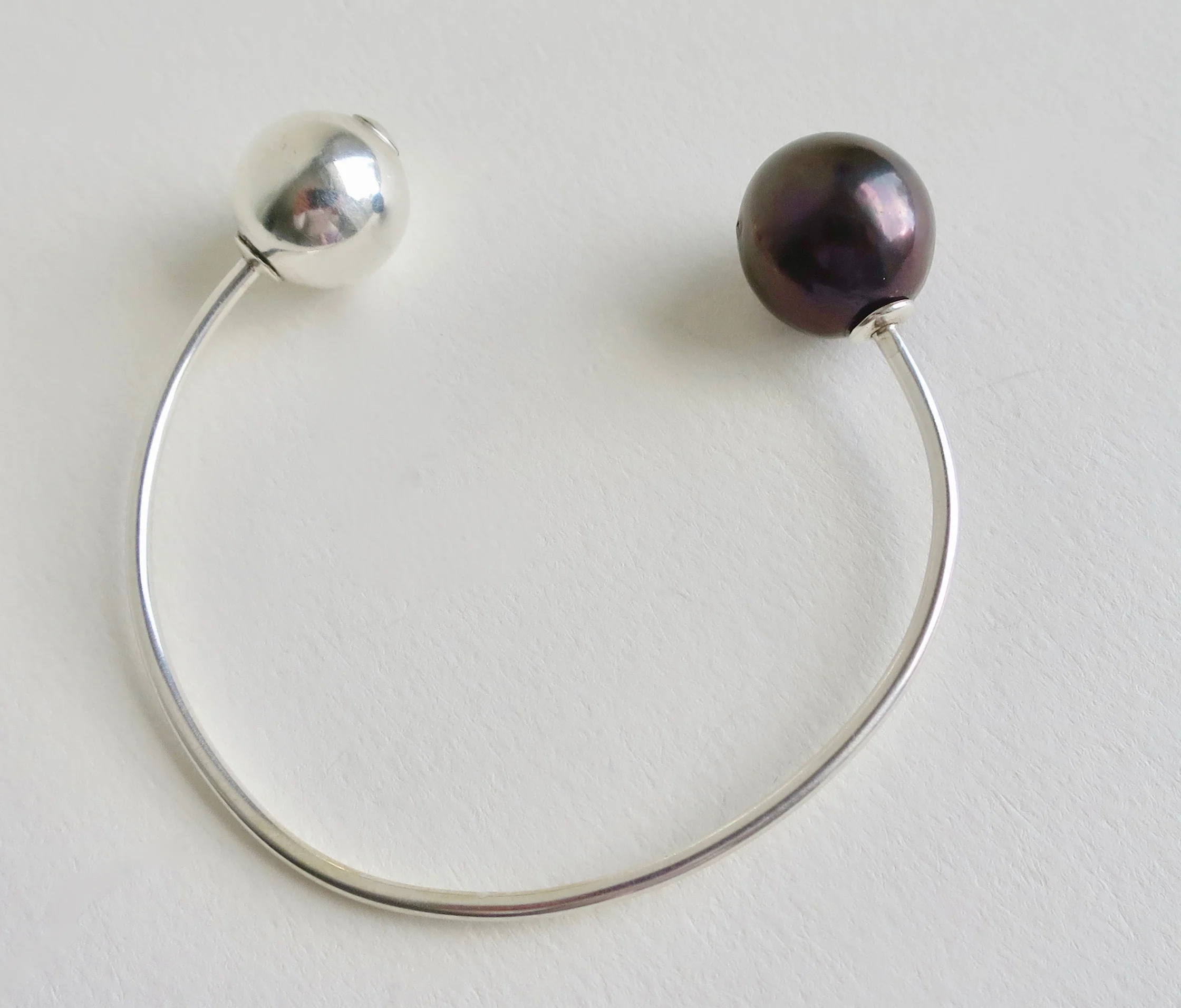 Jewelry Jewellery Black pearl bangle with silver ball, handmade