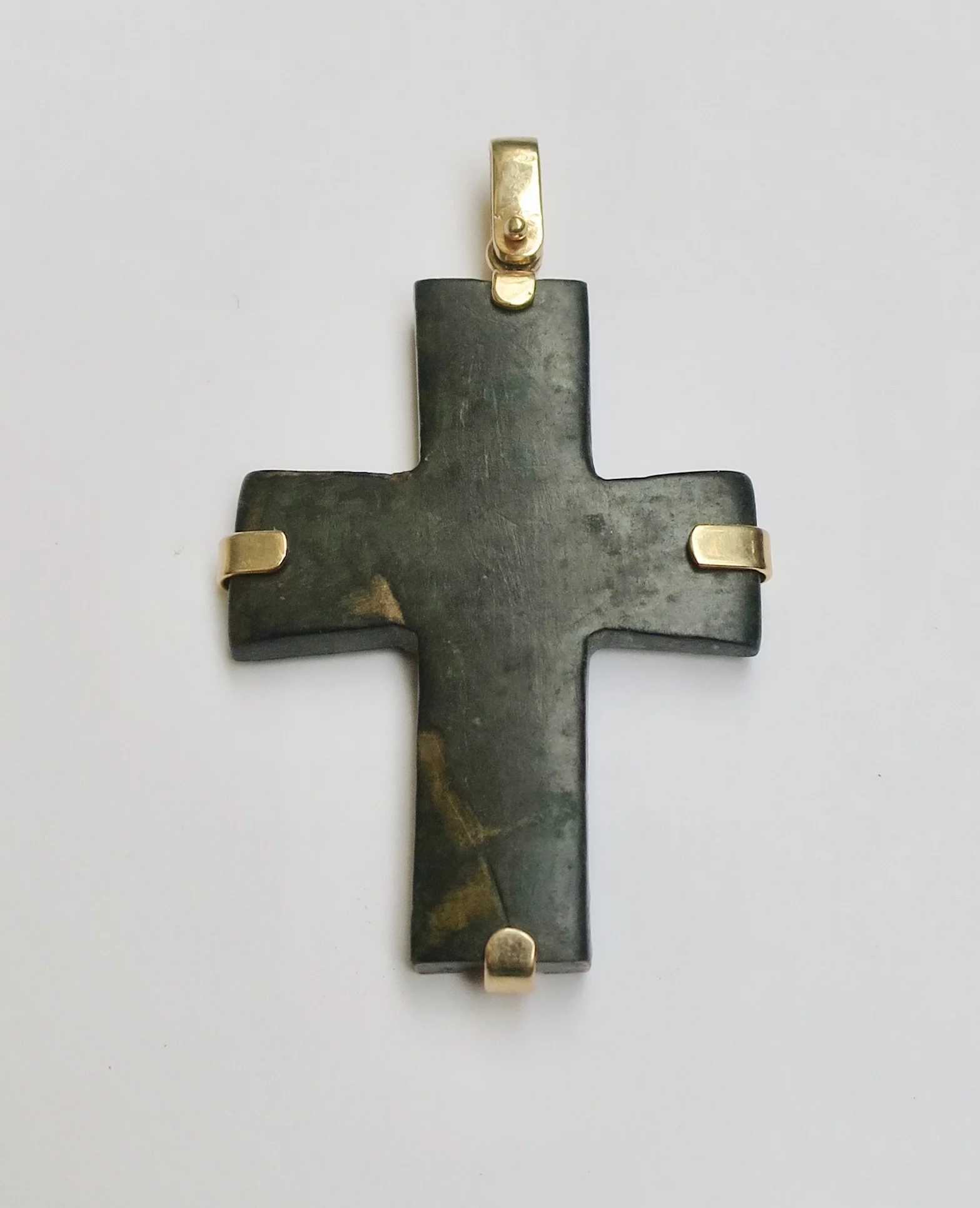 Mid Byzantine cross set in 14kt gold