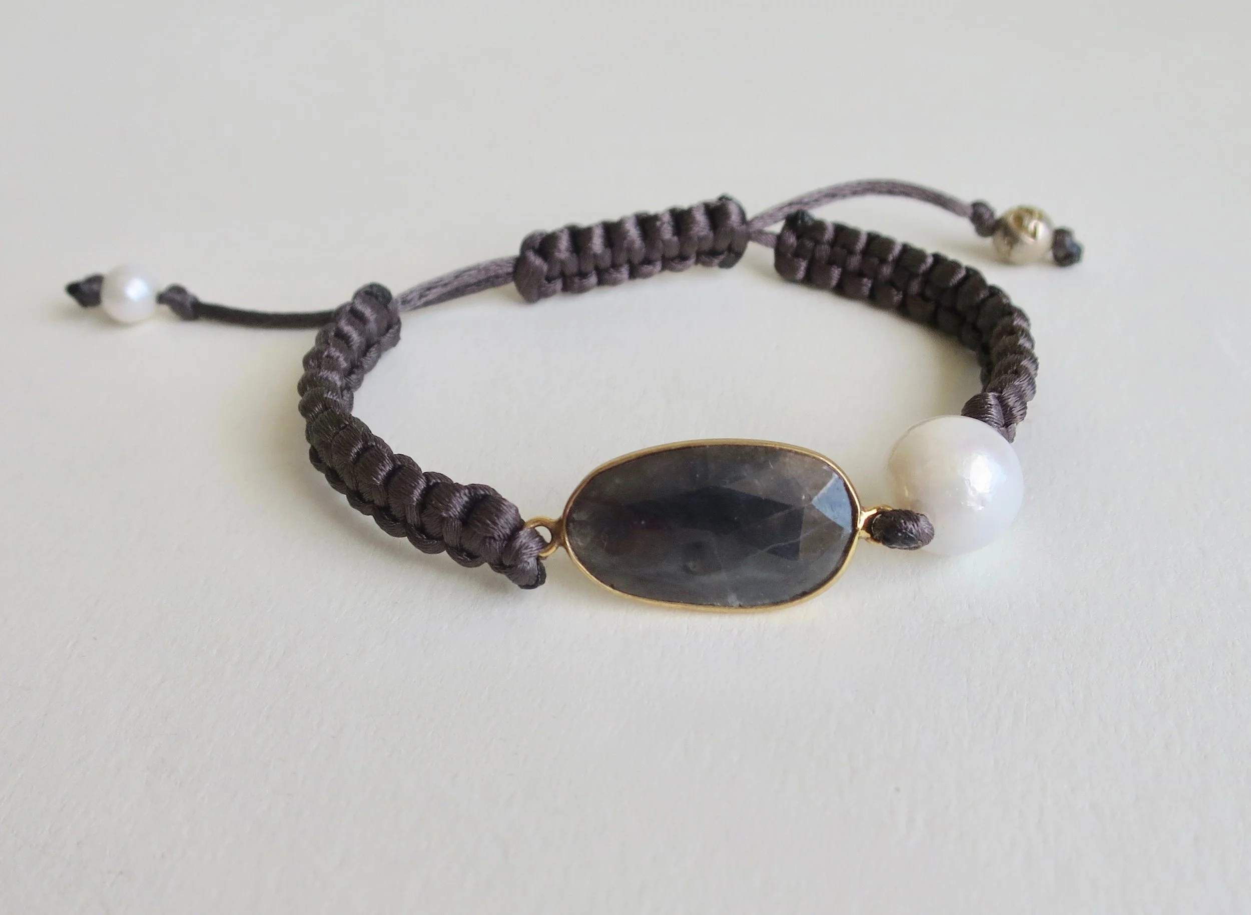 Satin bracelet with Pearl and Grey sapphire, adjustable