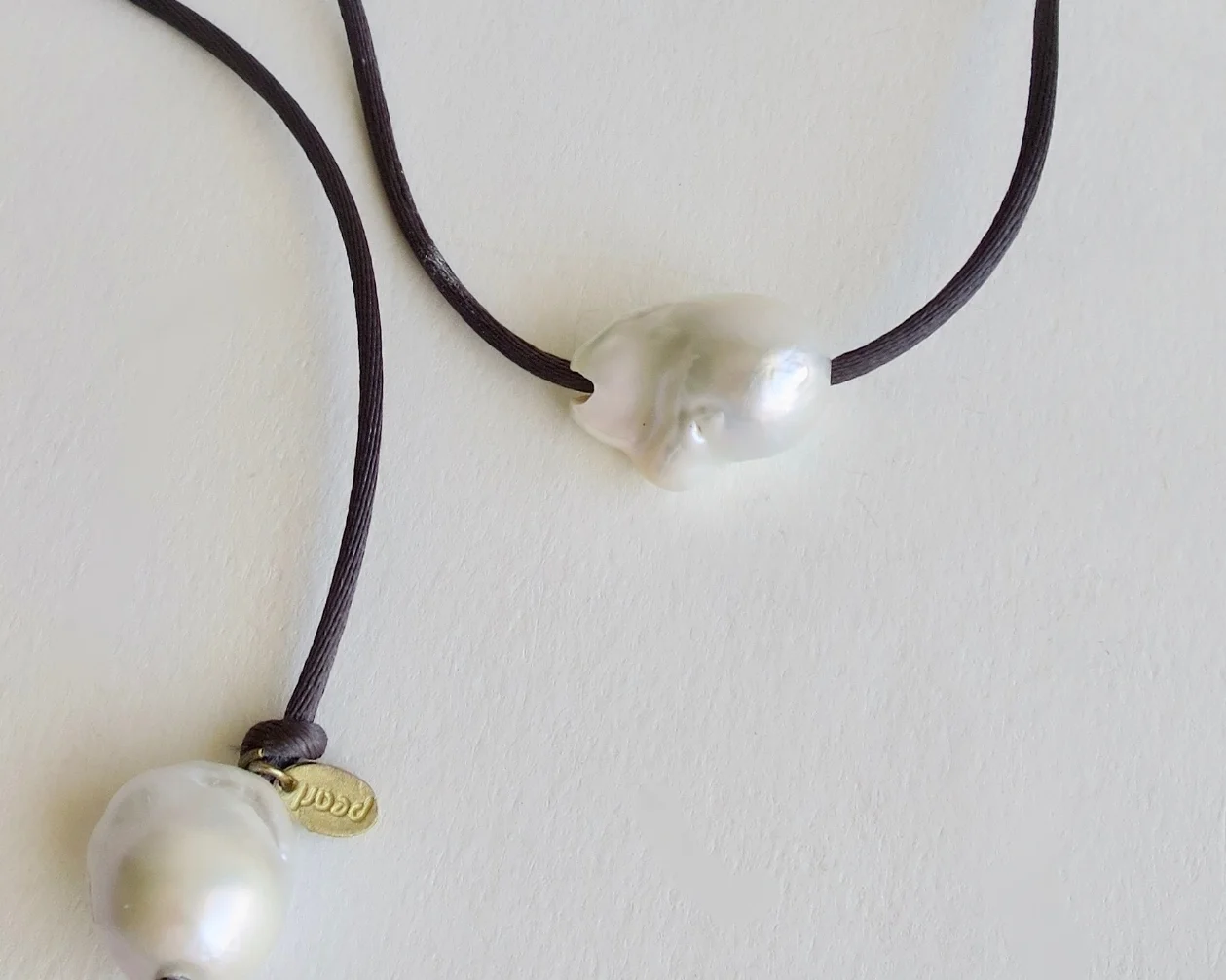 Jewelry Jewellery Pearl choker with satin and pearl backdrop