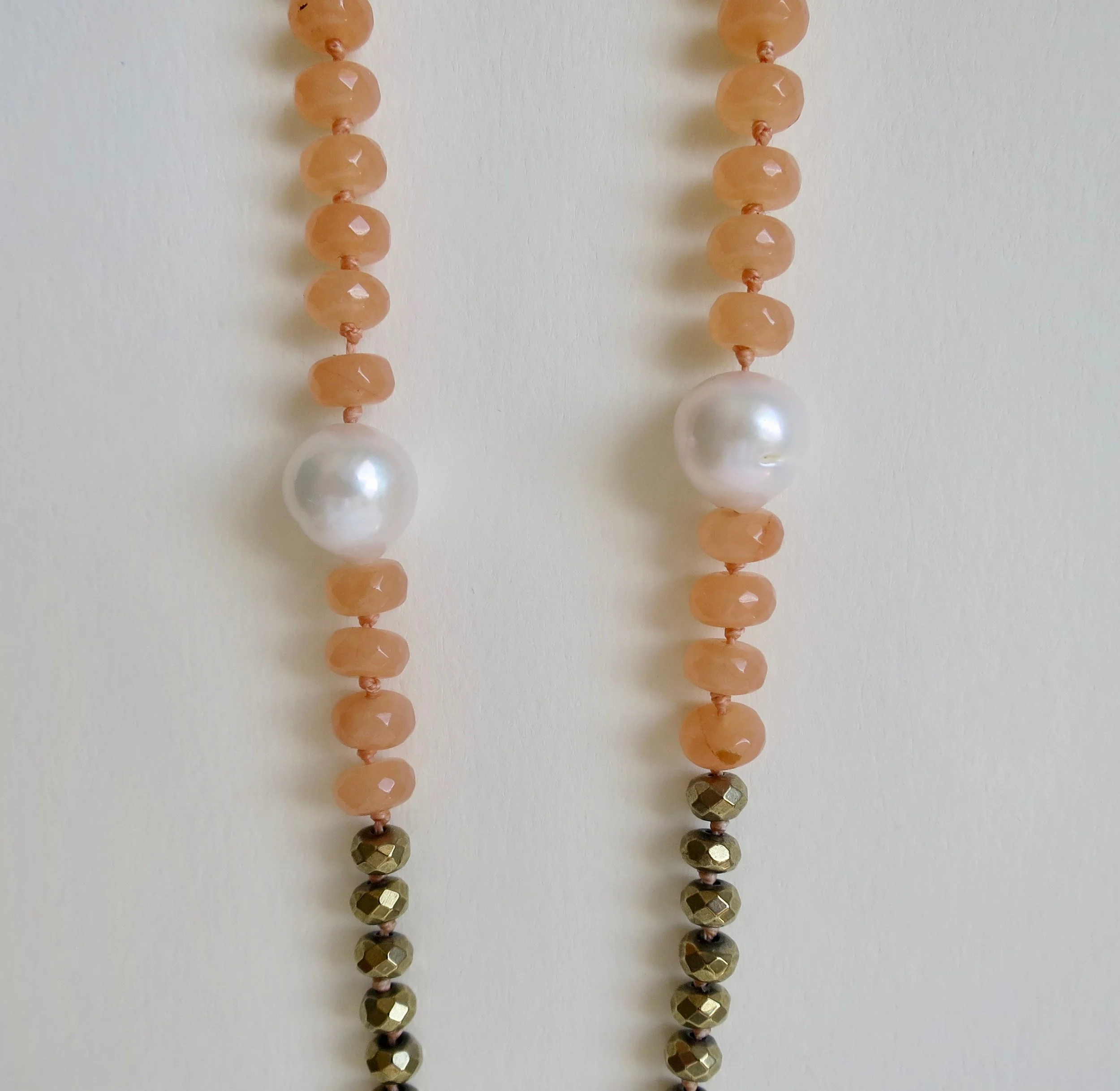 Peach coloured agate necklace with Pyrite and Pearls