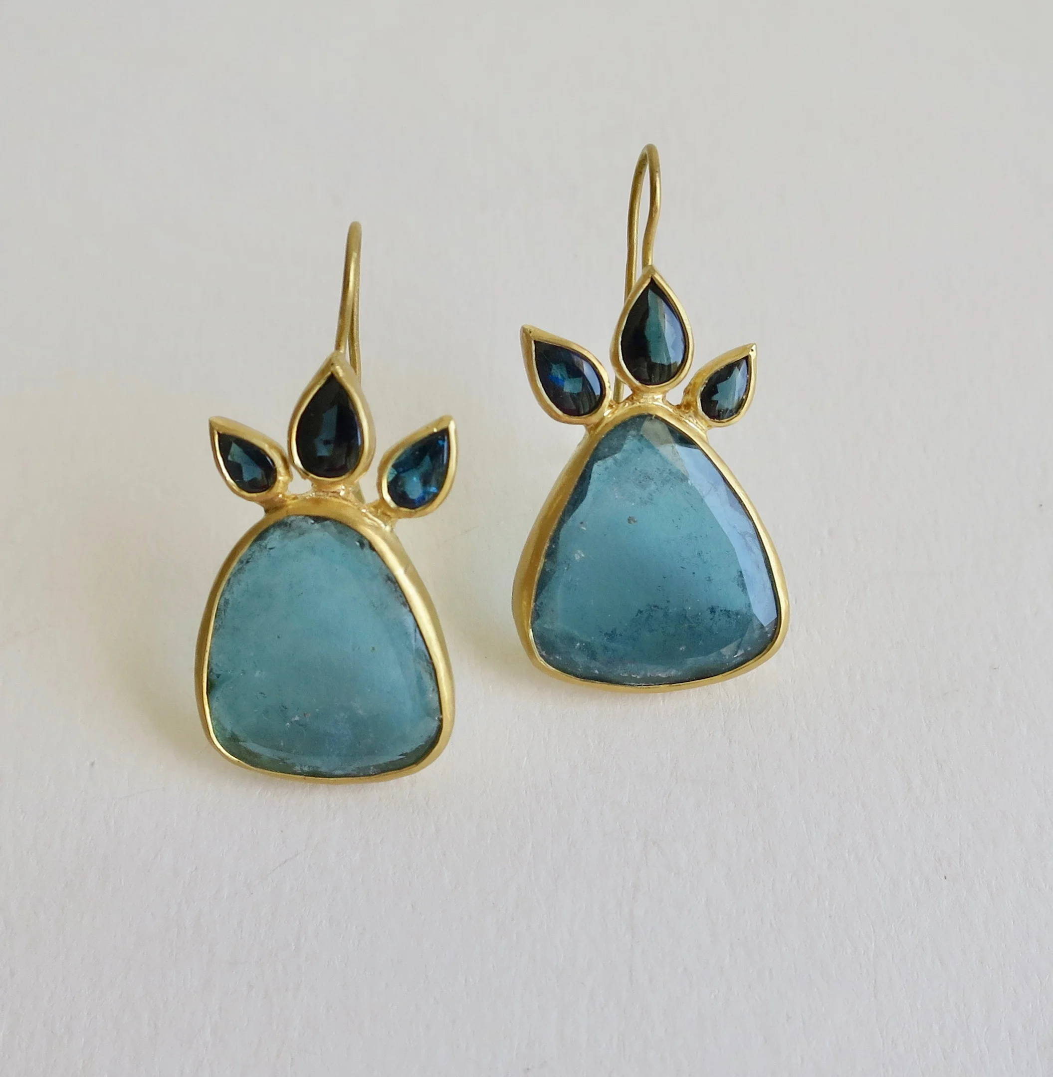 Teal coloured Tourmaline earrings, 22kt gold Jewelry Jewellery
