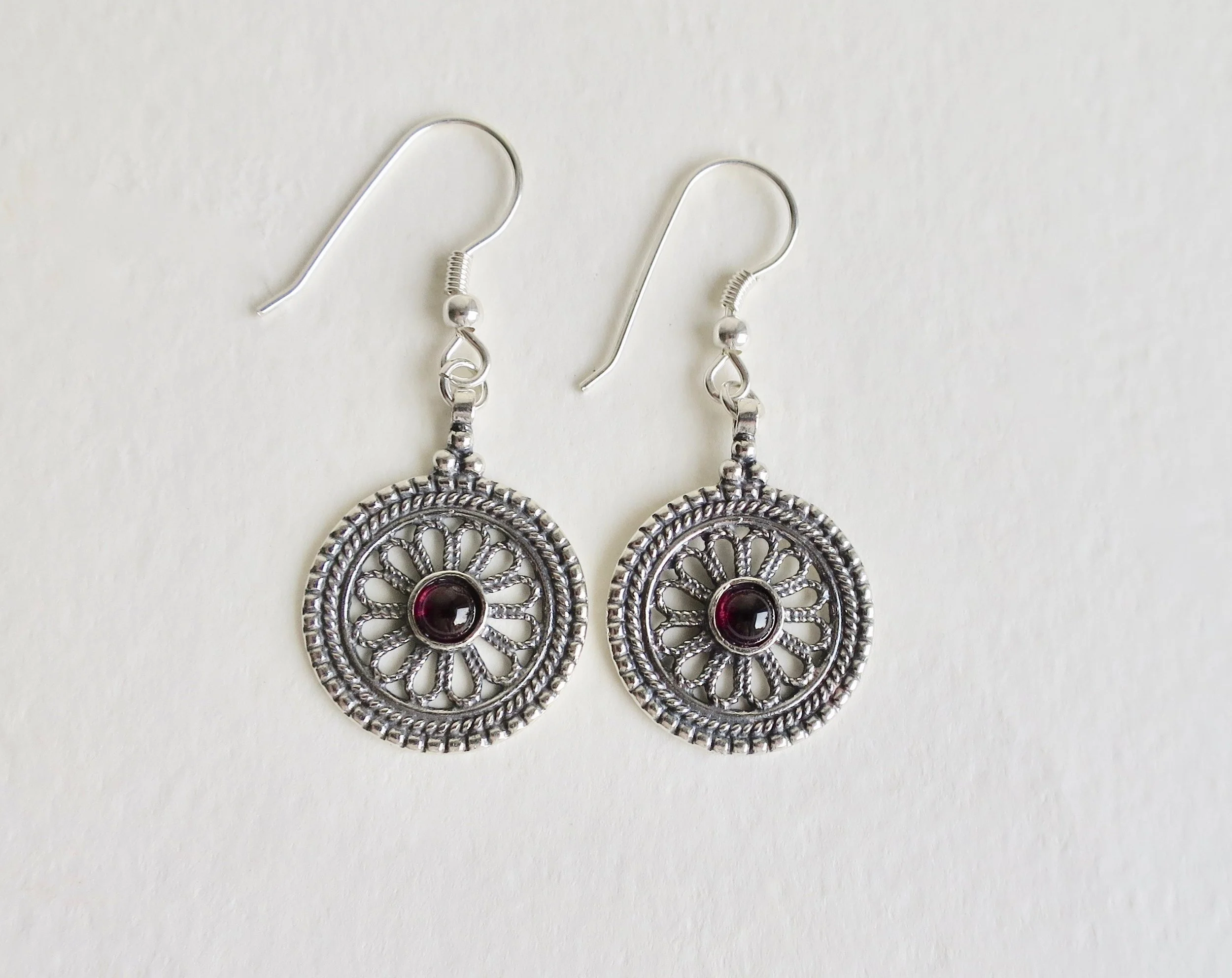 Silver filigree earrings with Garnets