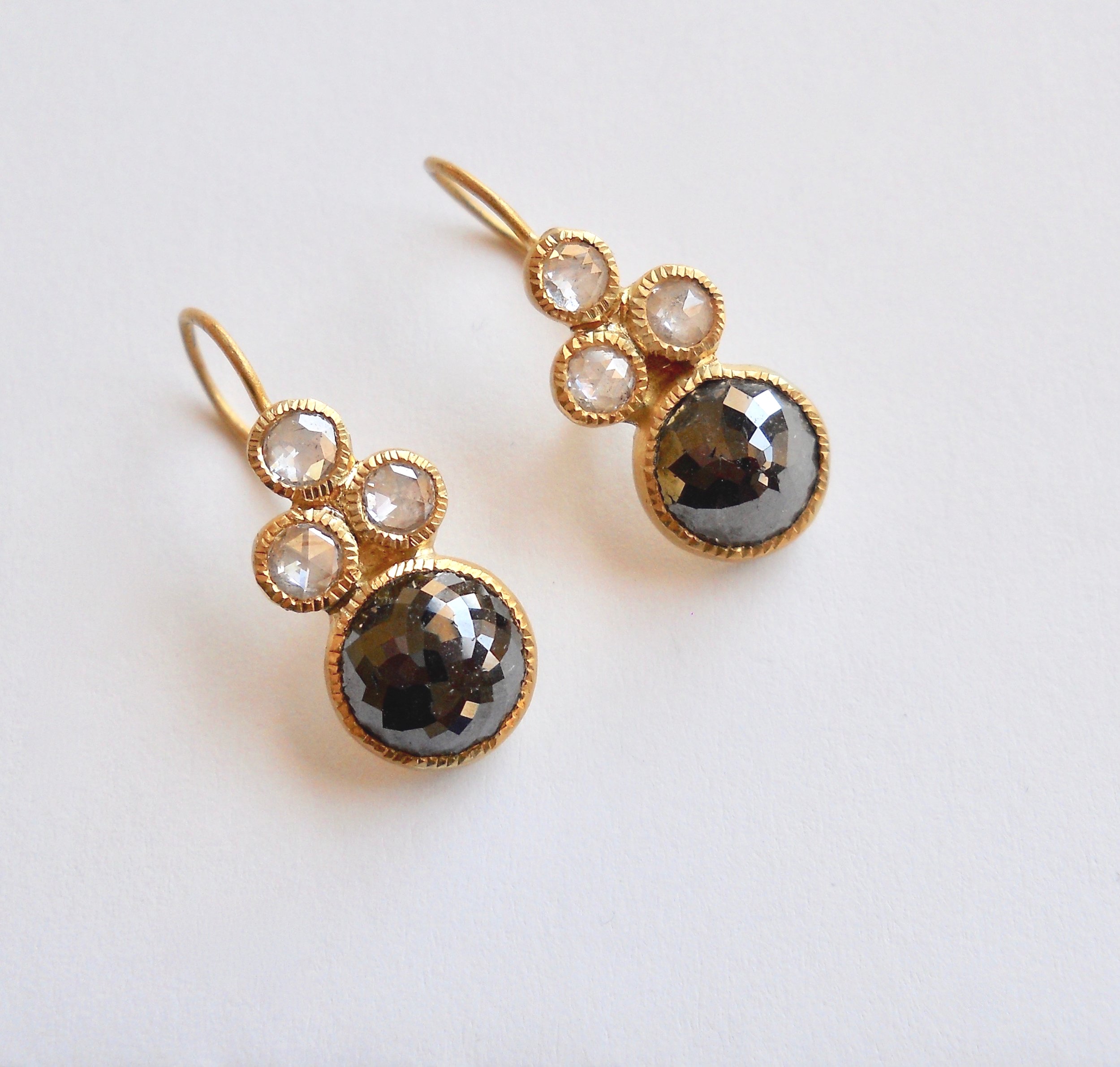 Black and White diamond earrings, 22kt gold    Jewellery Jewelry