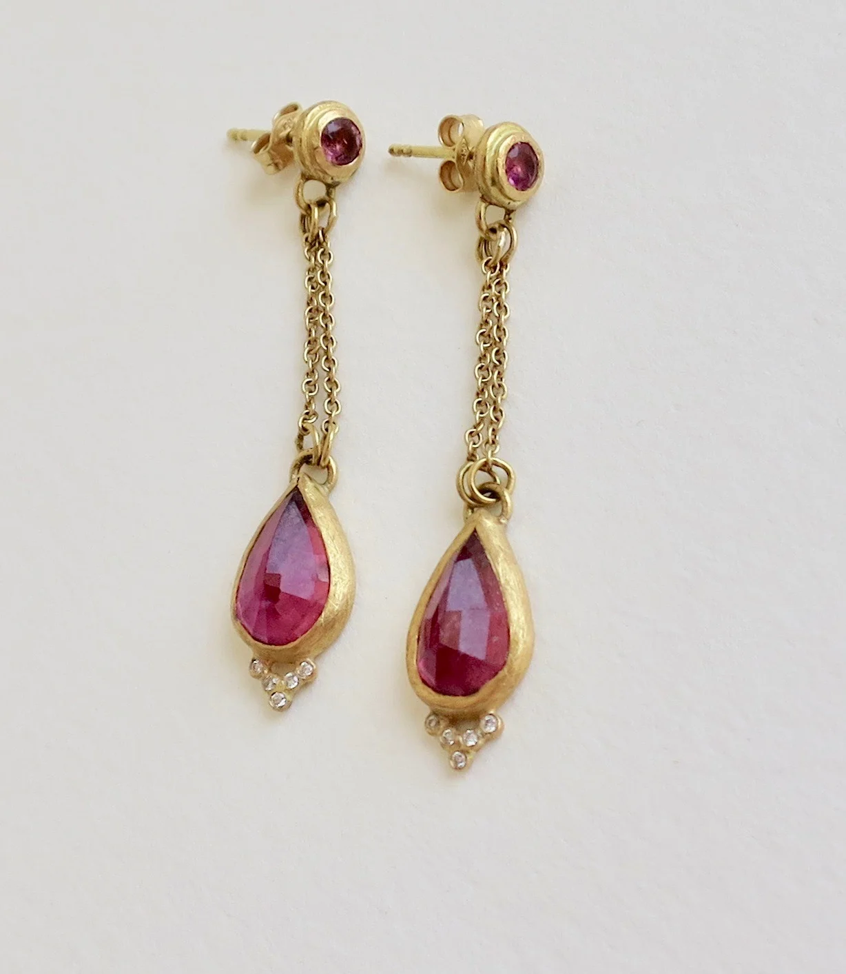 Pink Tourmaline, diamonds and 18kt gold earrings