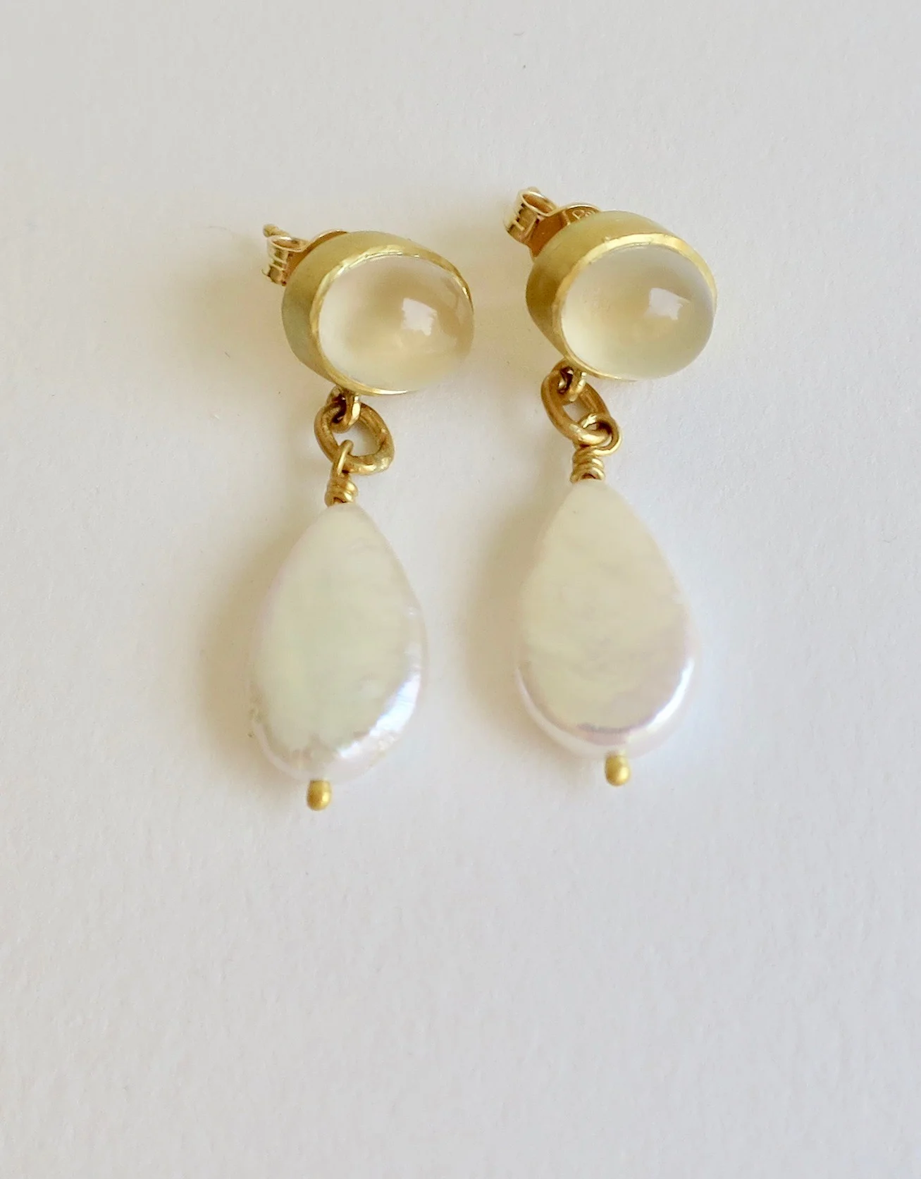 Freshwater flat Pearls with Moonstone, 22kt gold earrings