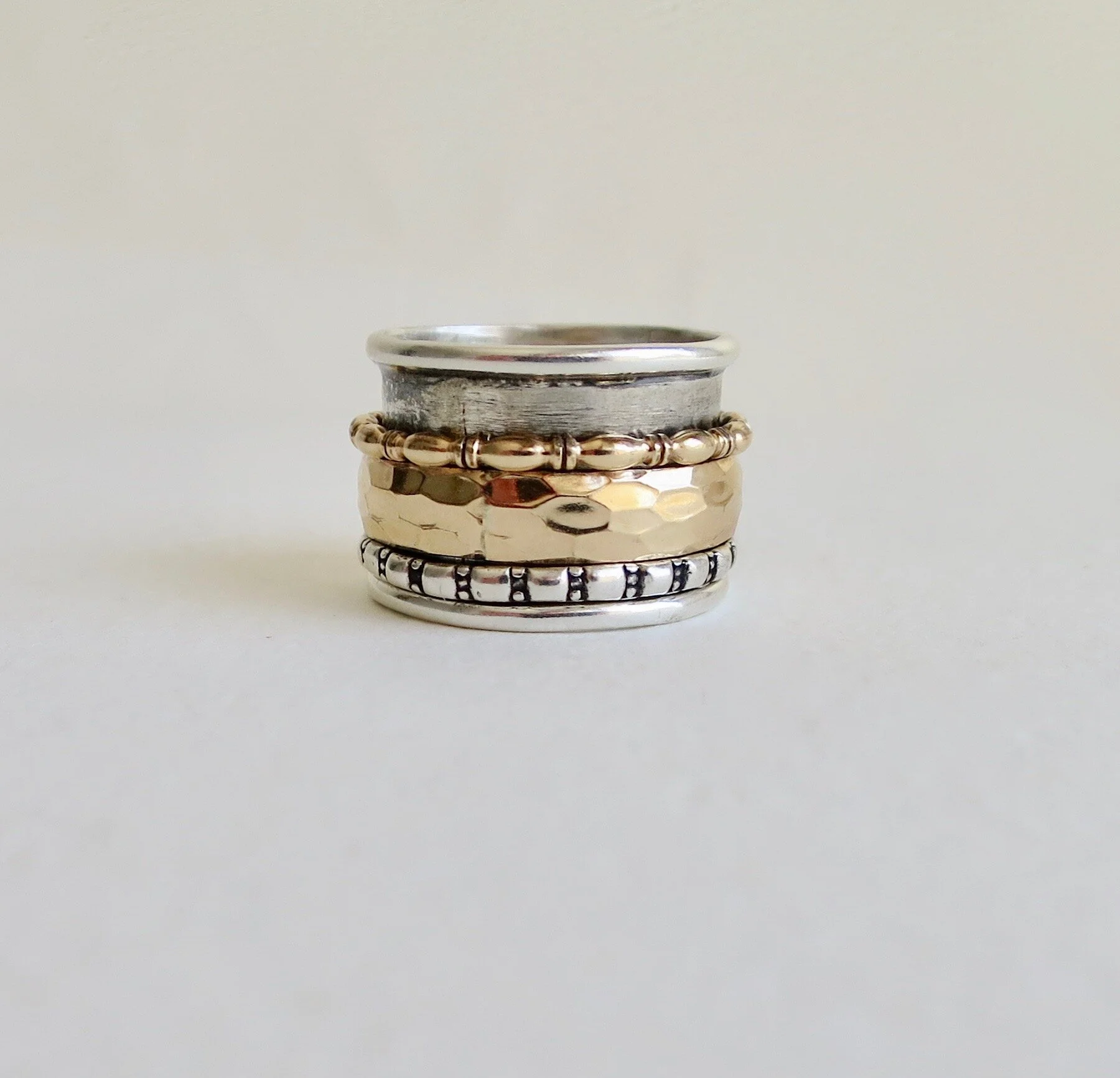 Handmade silver ring with moving elements