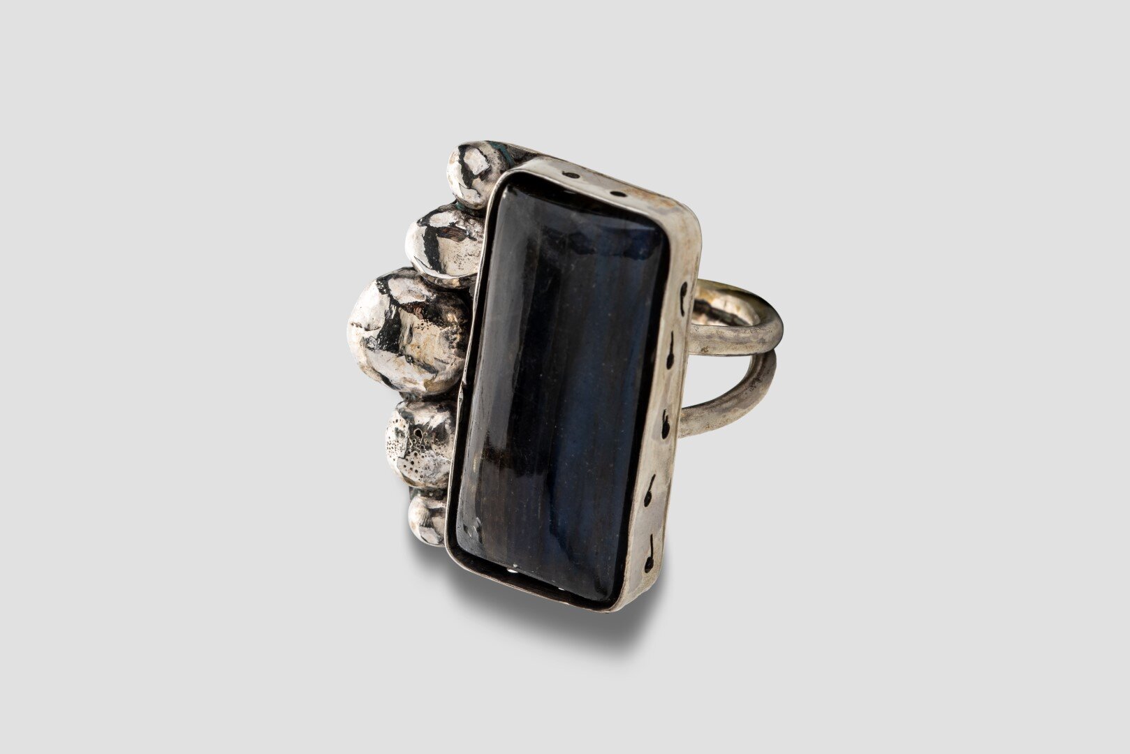 Sterling silver ring with Labradorite setting