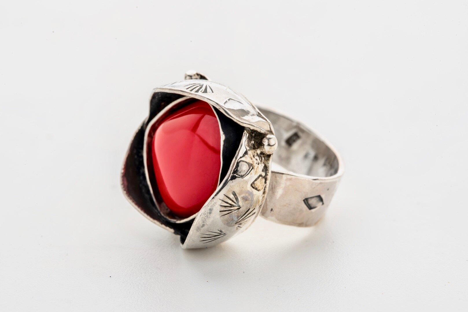 The Rose....Red blown glass set in a beautiful silver ring