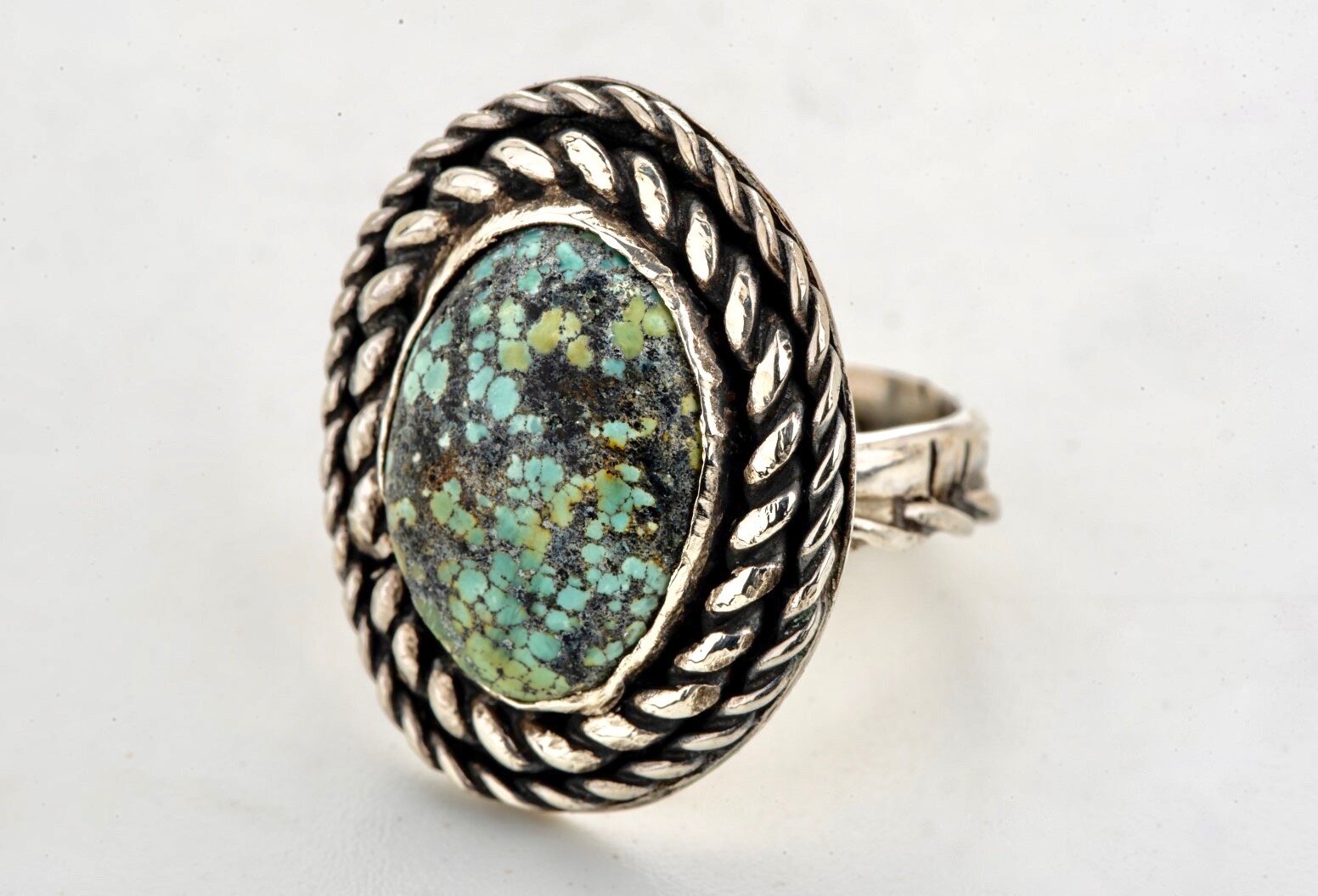 Retro handmade silver ring with Turquoise