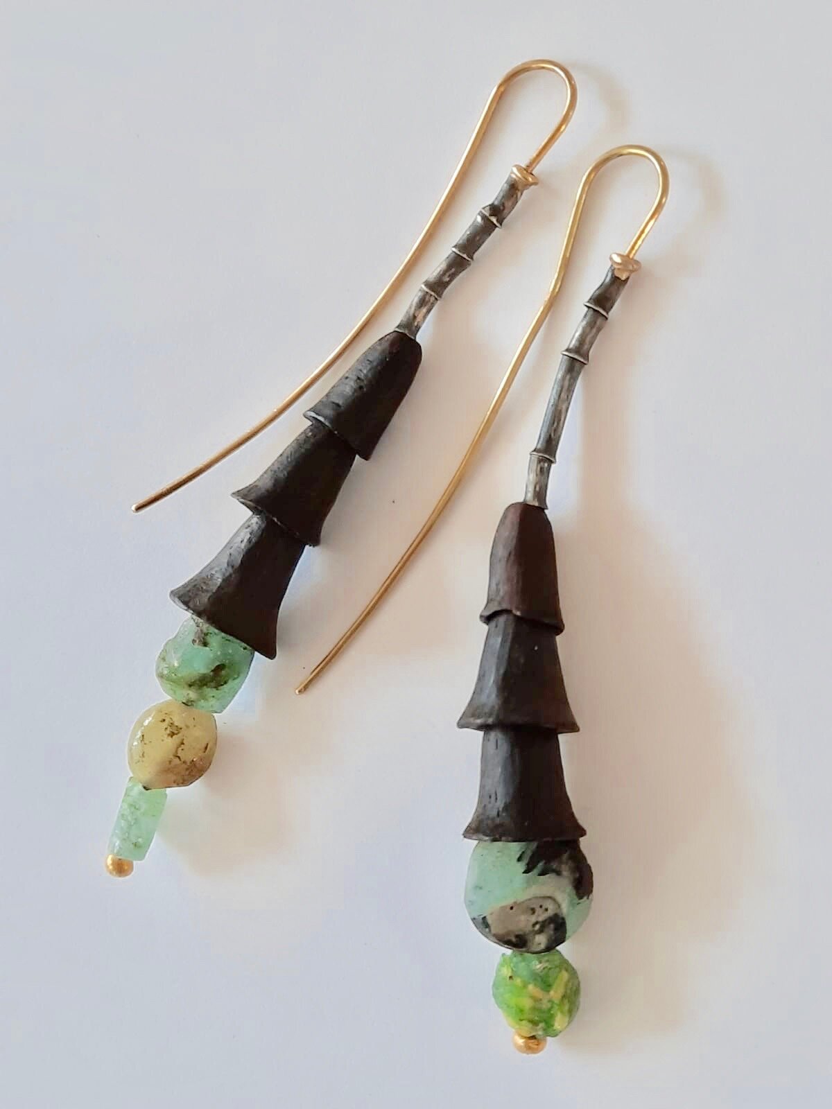 Ebony earrings with 18kt gold and silver with Ancient glass beads