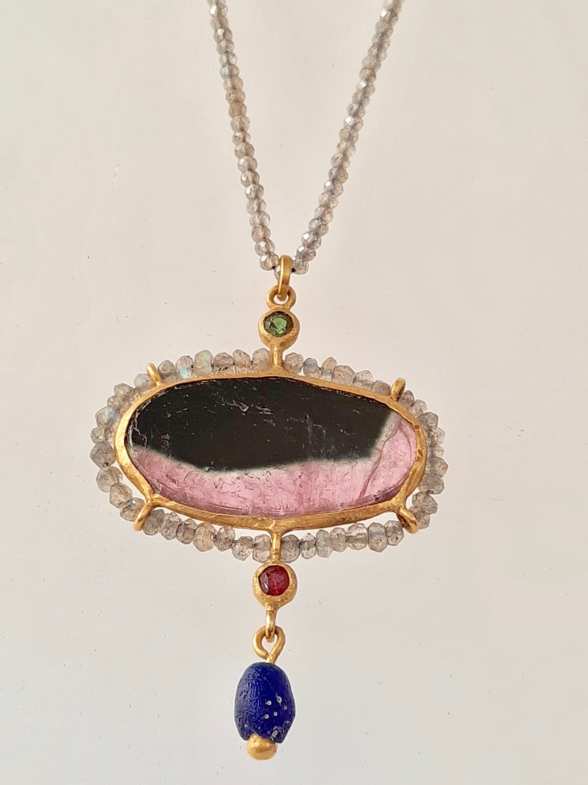 'Dancer' necklace, 18kt gold with Tourmaline and Labradorite