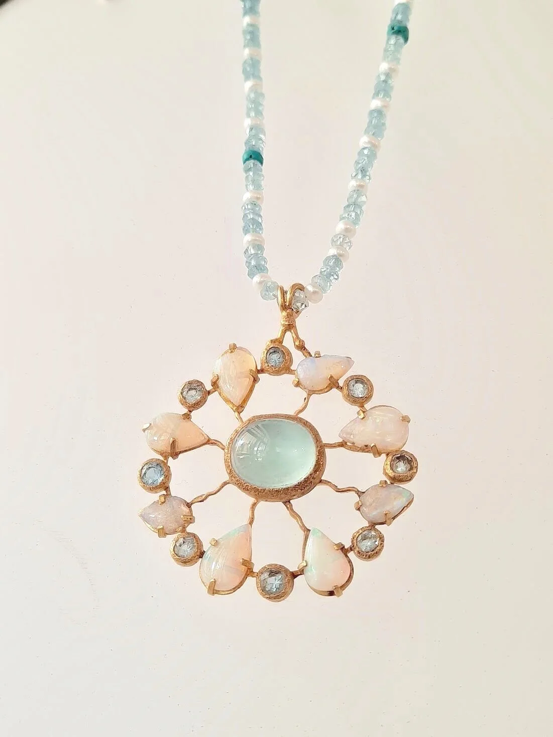  18kt Gold, Opal, Aqua Marine and pearls necklace.  Jewellery.    Jewelry