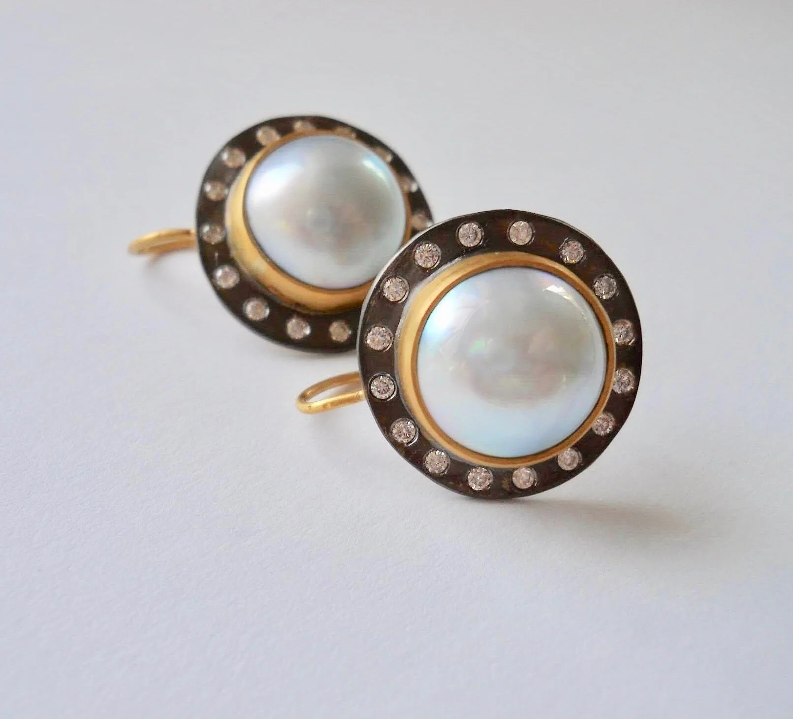 Mabe Pearl earrings with diamonds / 18 / 22 ct gold     Jewelry Jewellery