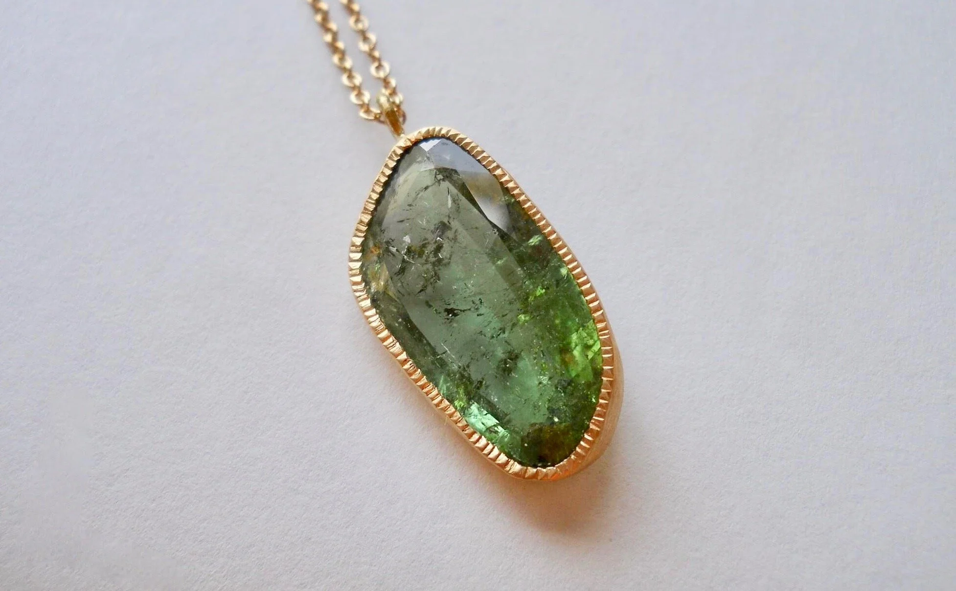 Green Tourmaline pendant set in 22 carat gold     Jewelry  Jewellery 