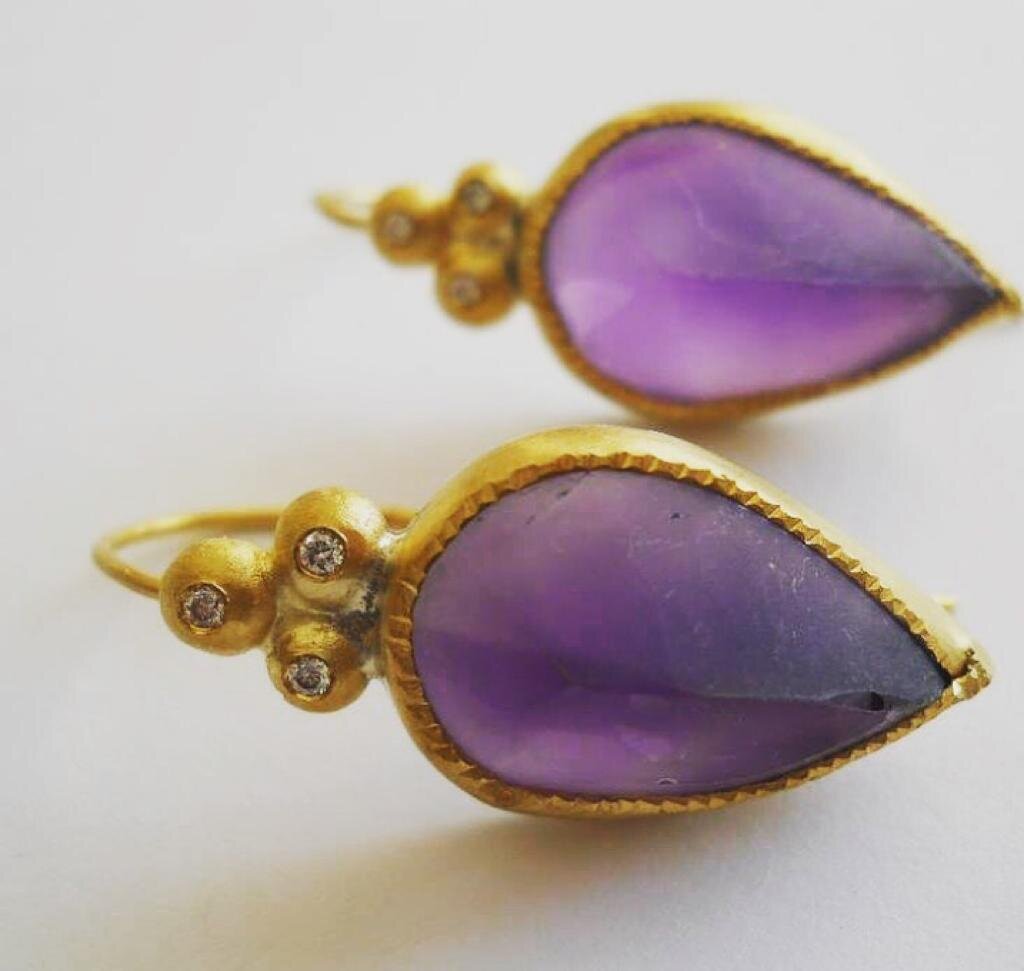 Matt Amethyst hand chiseled earrings with diamonds / 22 carat gold