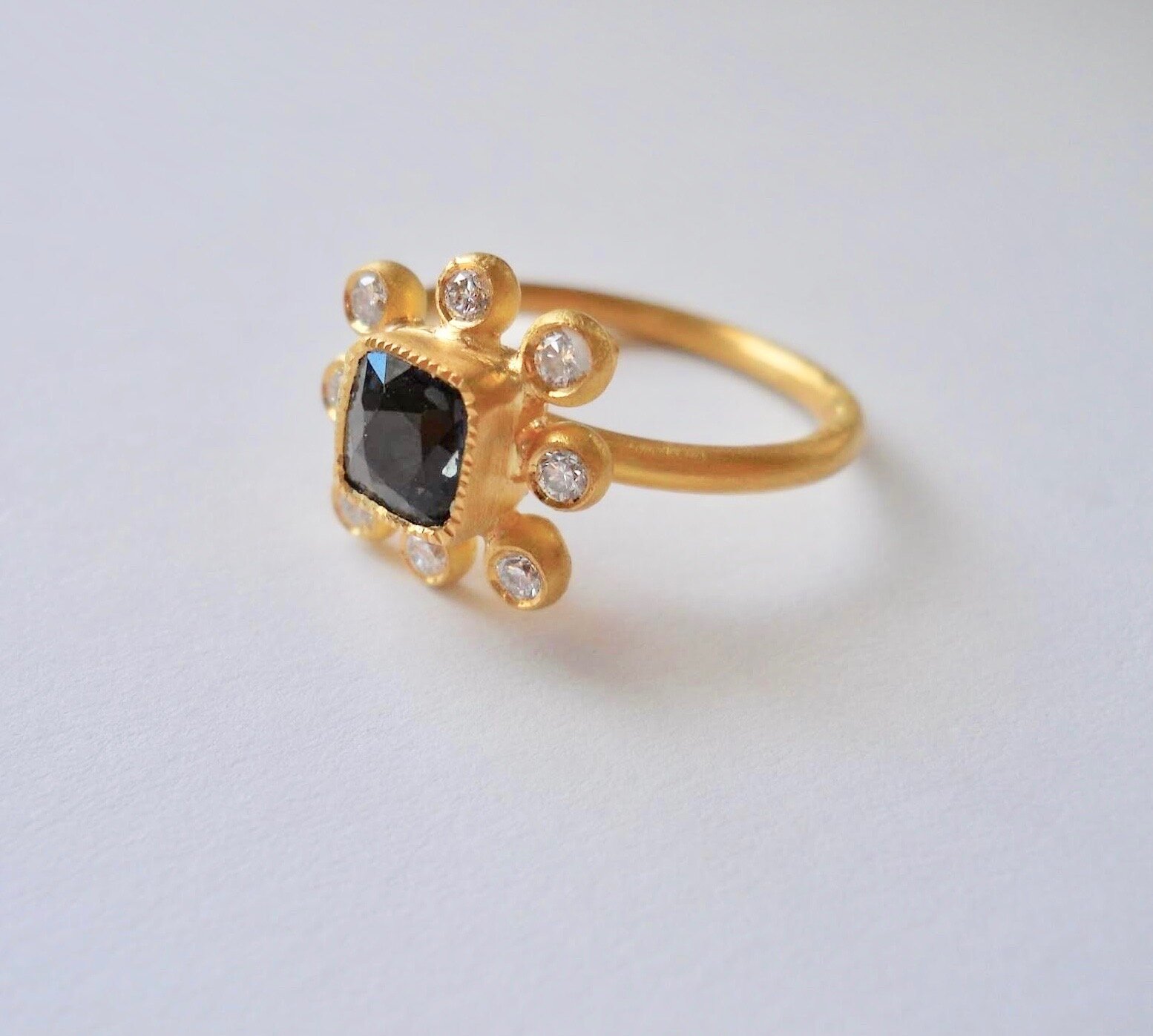 Grey Spinel and diamond ring, 22 carat gold